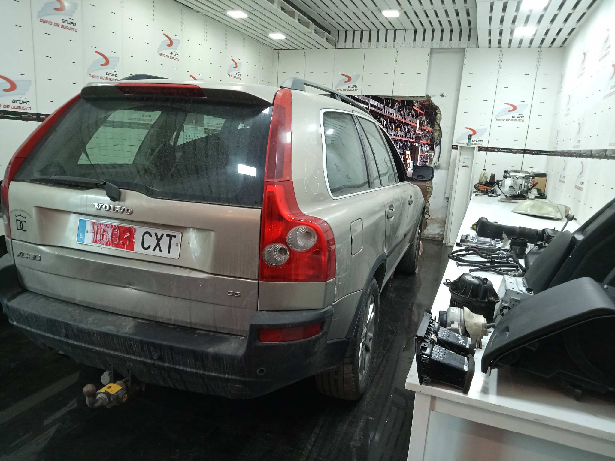 VOLVO XC90 (2002-2014) 2.4 D Kinetic Geartronic (5 asientos) foto 3