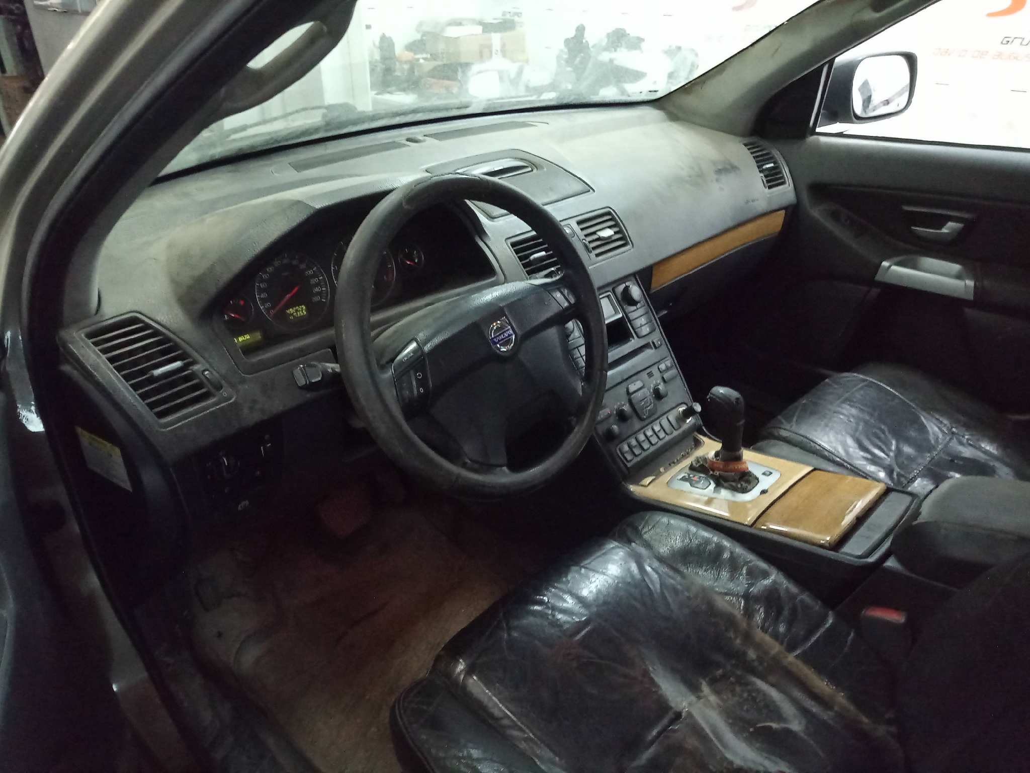 VOLVO XC90 (2002-2014) 2.4 D Kinetic Geartronic (5 asientos) foto 10