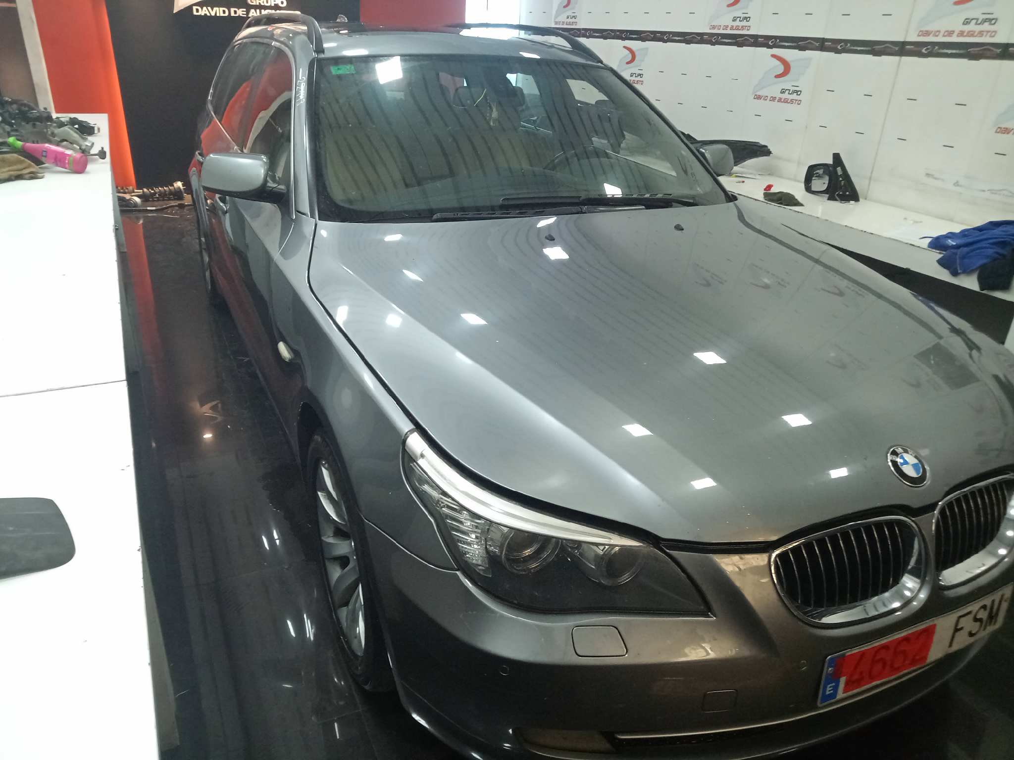 BMW SERIE 5 TOURING (E61) 530d   |   03.07 - 12.10 foto 2