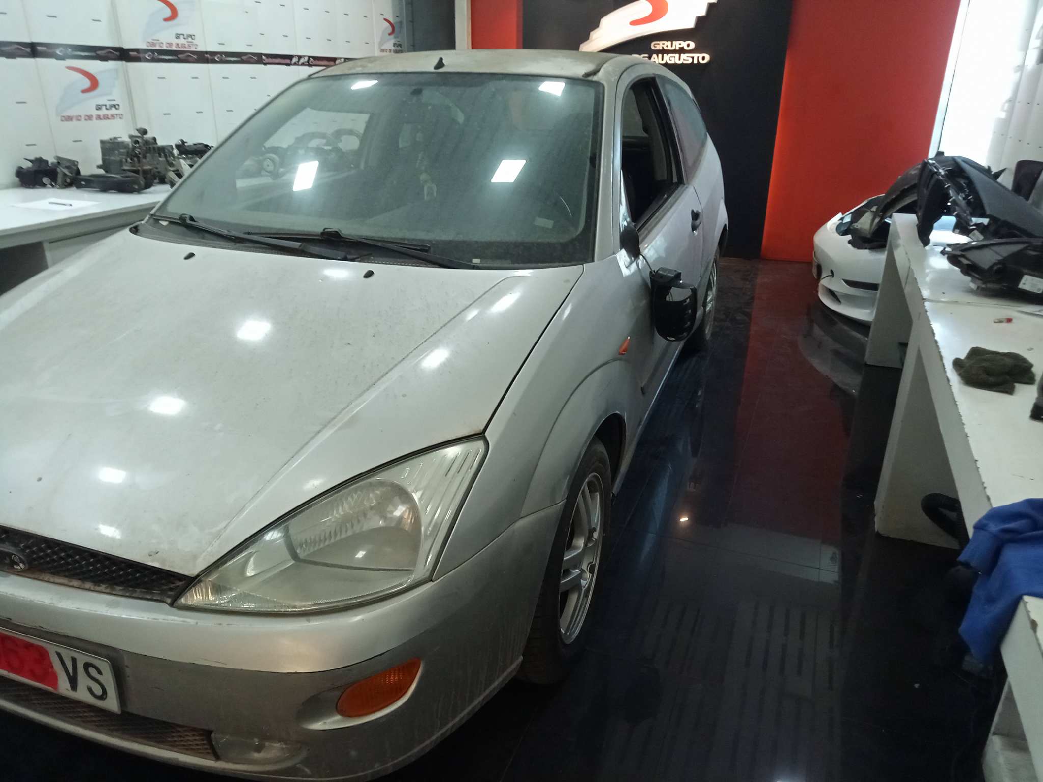FORD FOCUS BERLINA (CAK) Trend   |   08.98 - 12.01 foto 2