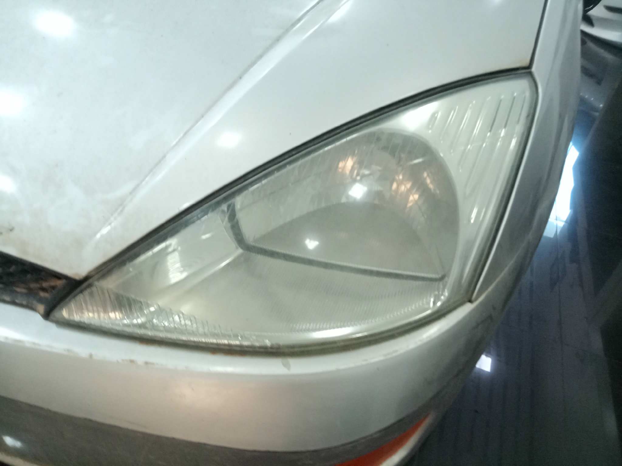 FORD FOCUS BERLINA (CAK) Trend   |   08.98 - 12.01 foto 9