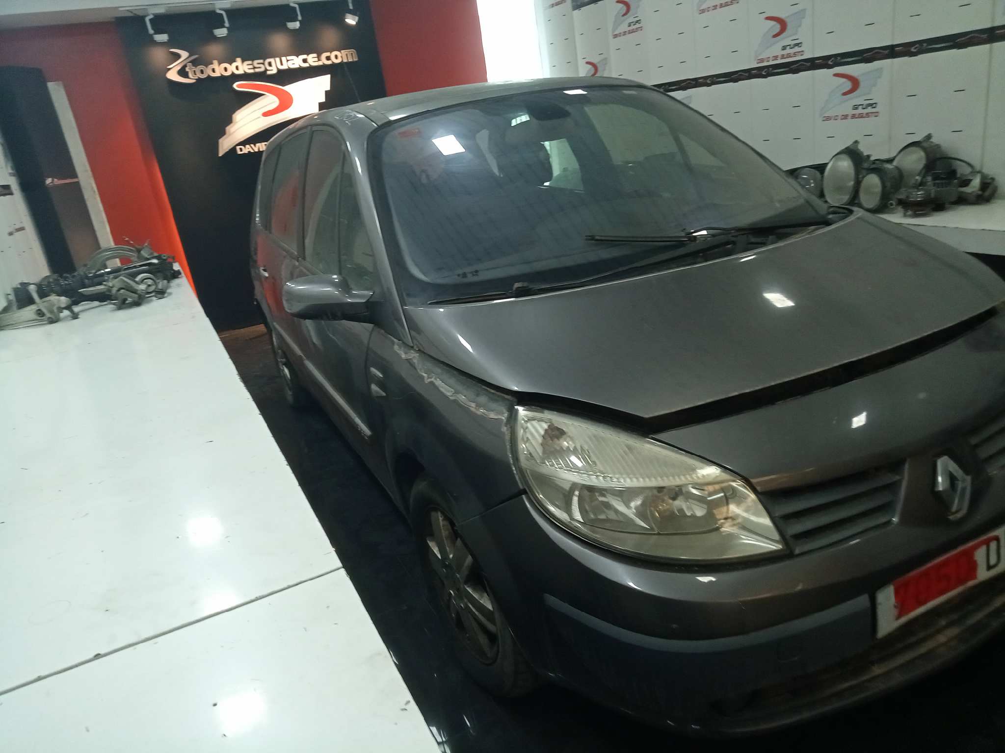 RENAULT SCENIC II Grand Confort Authentique   |   04.04 - 12.05 foto 3
