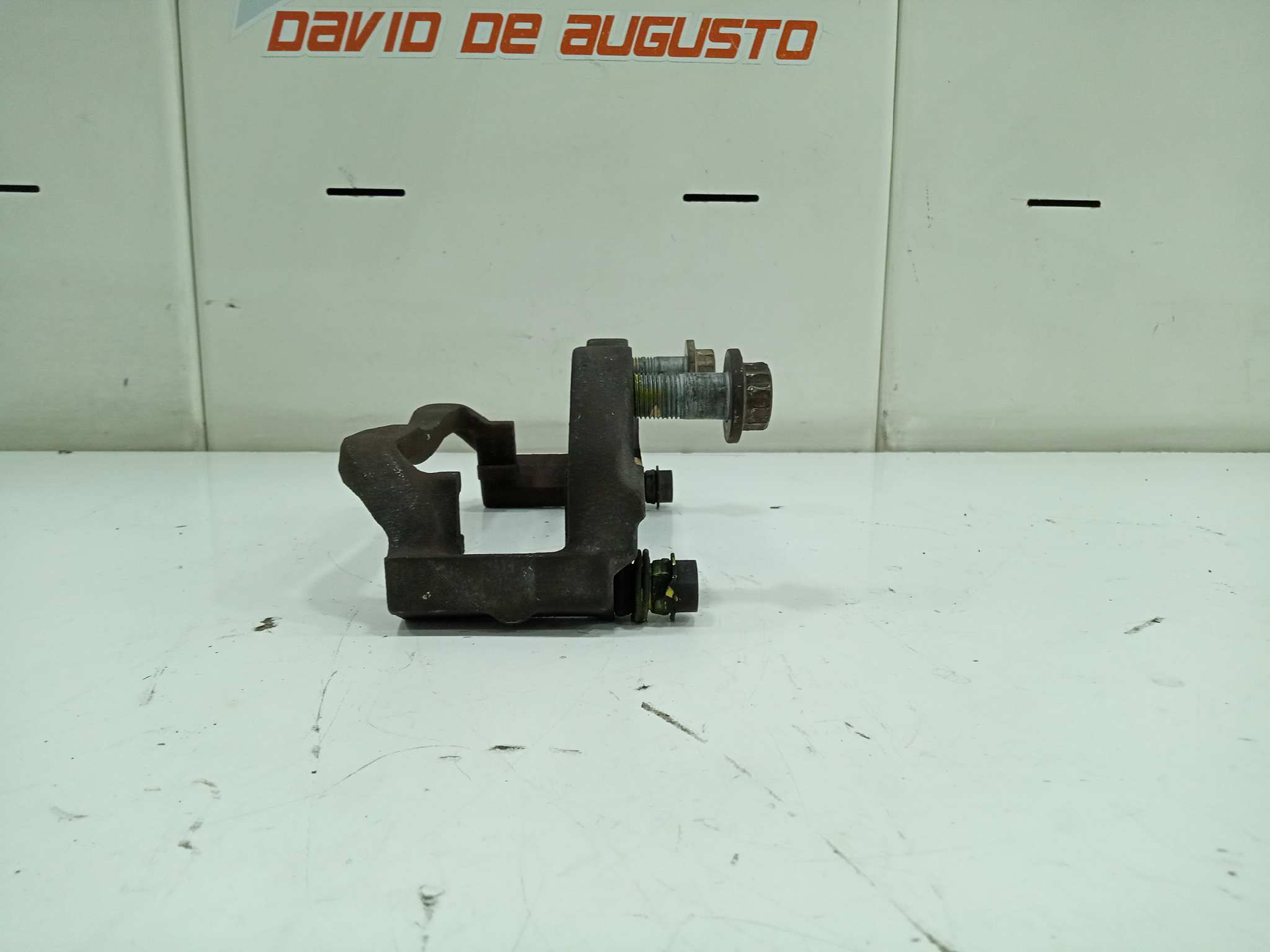 SOPORTE PINZA FRENO DELANTERO IZQUIERDO foto 3