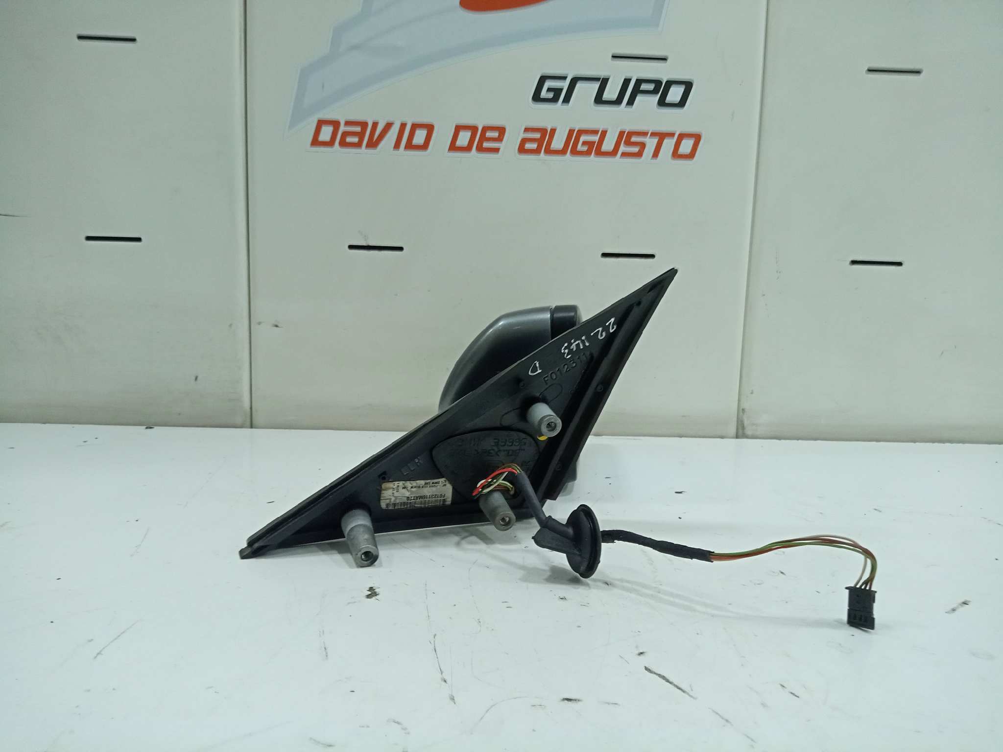RETROVISOR DERECHO ELECTRICO foto 2