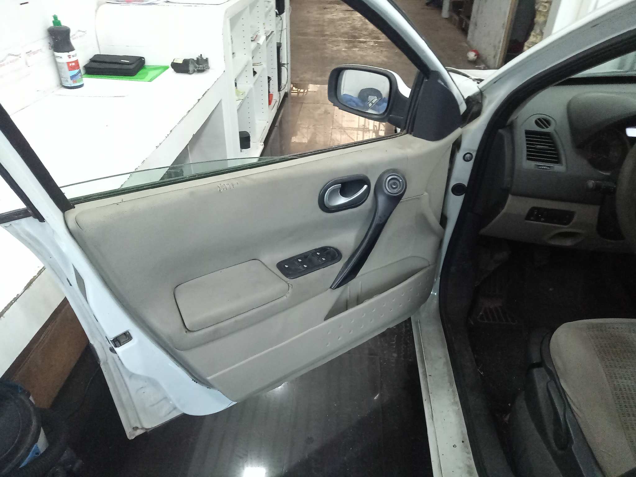 RENAULT MEGANE II FAMILIAR Authentique   |   11.05 - ...