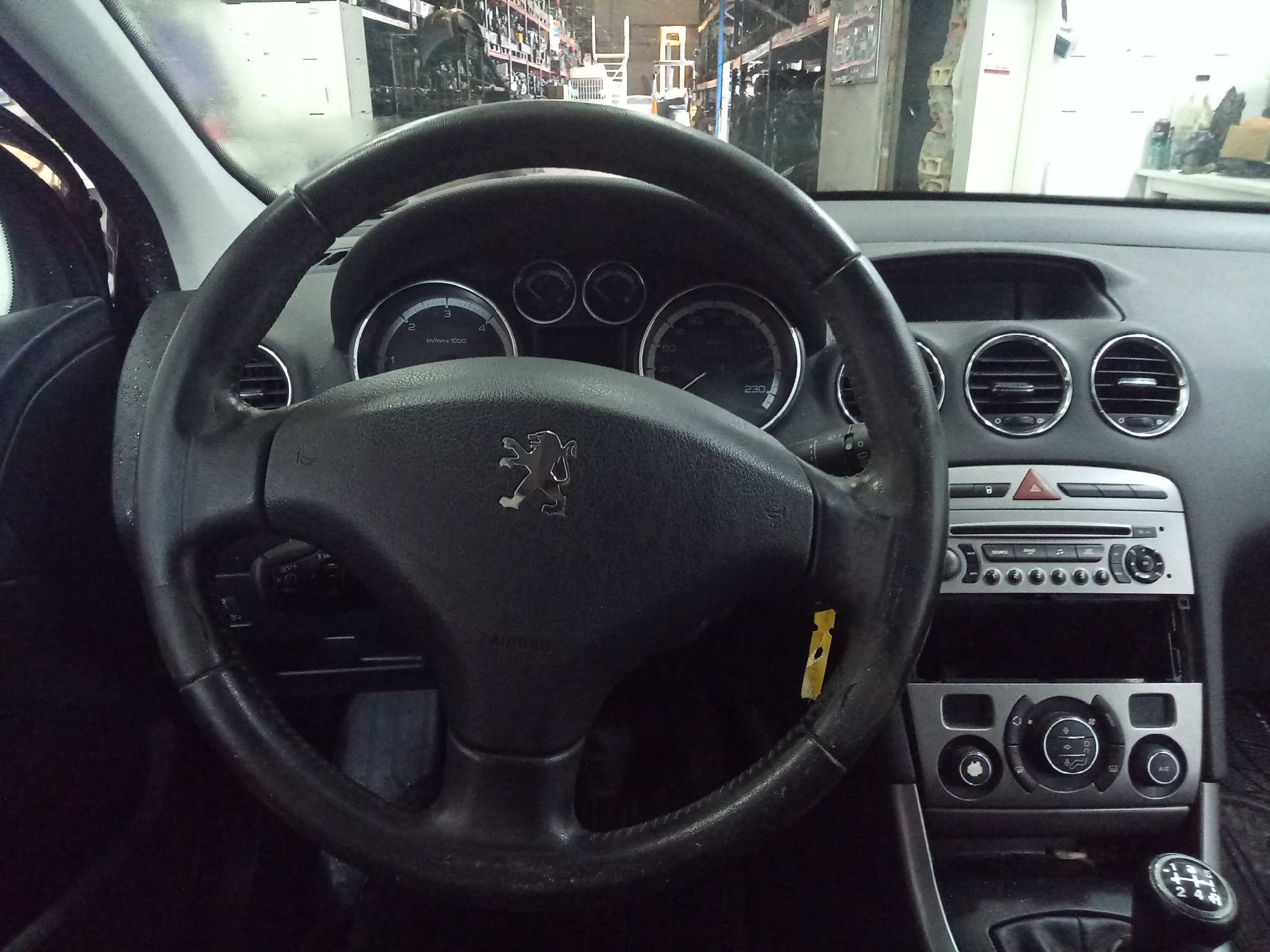 PEUGEOT 308 Confort   |   0.07 - ...