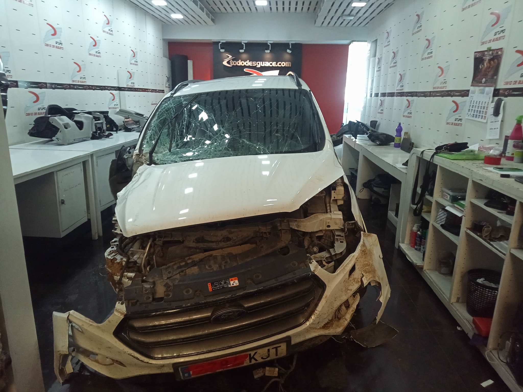 FORD KUGA (CBS) Business Edition 2WD   |   08.16 - 12.18