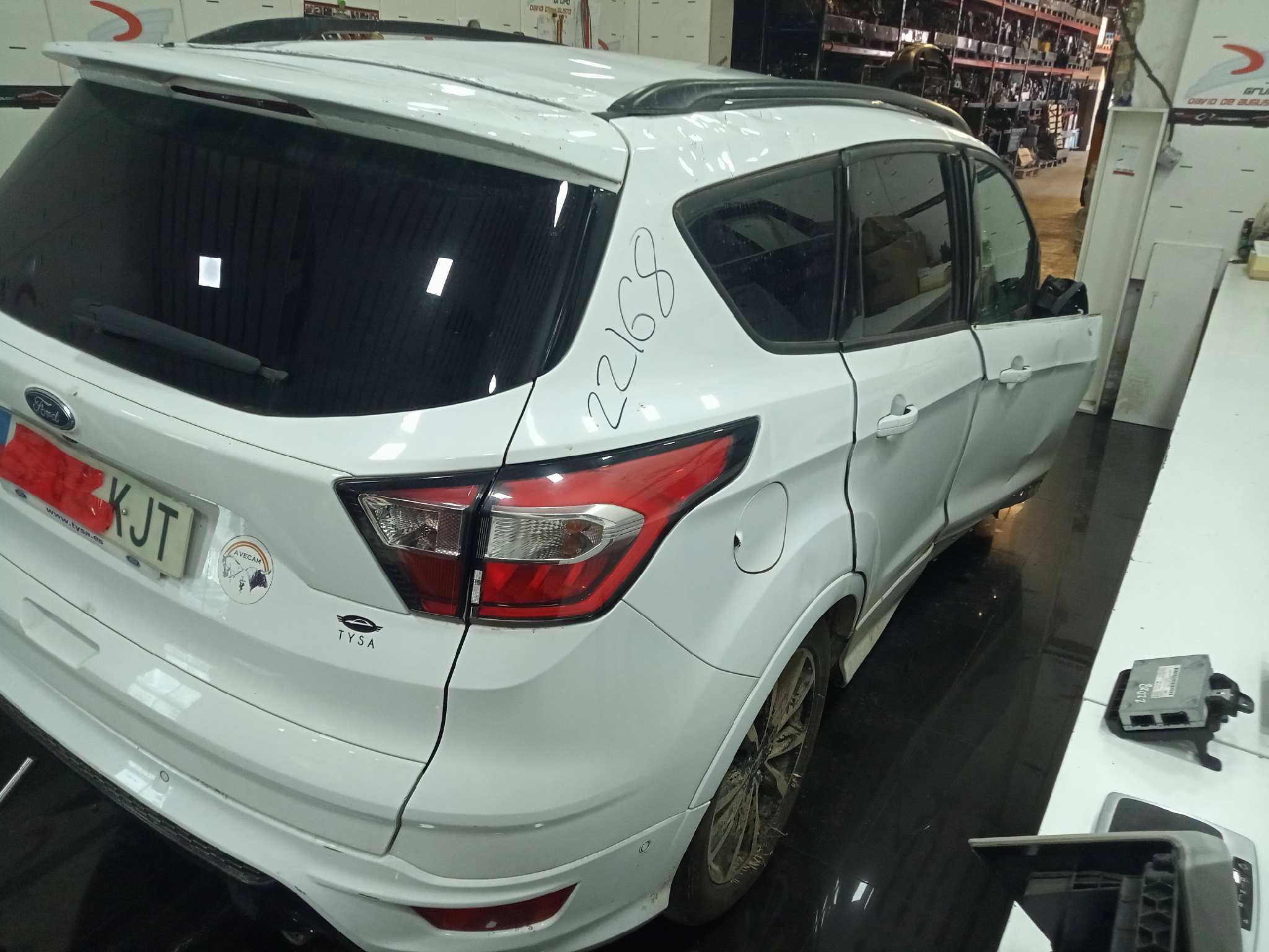FORD KUGA (CBS) Business Edition 2WD   |   08.16 - 12.18 foto 4