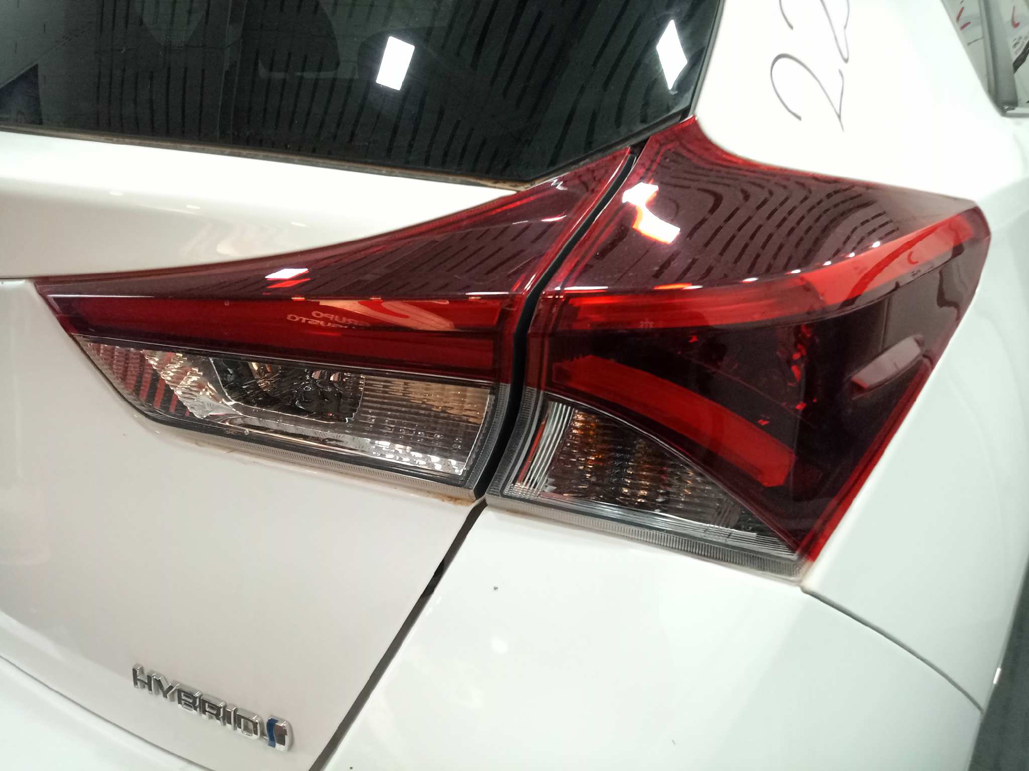 TOYOTA AURIS Hybrid Active   |   09.12 - 12.19 foto 10