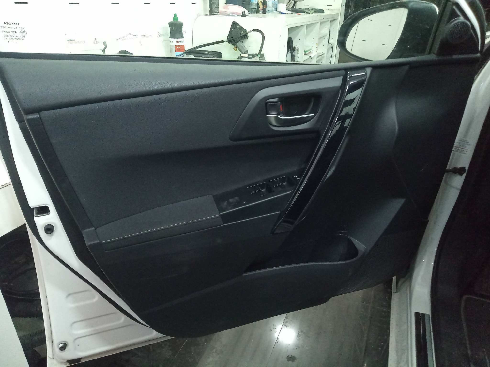 TOYOTA AURIS Hybrid Active   |   09.12 - 12.19