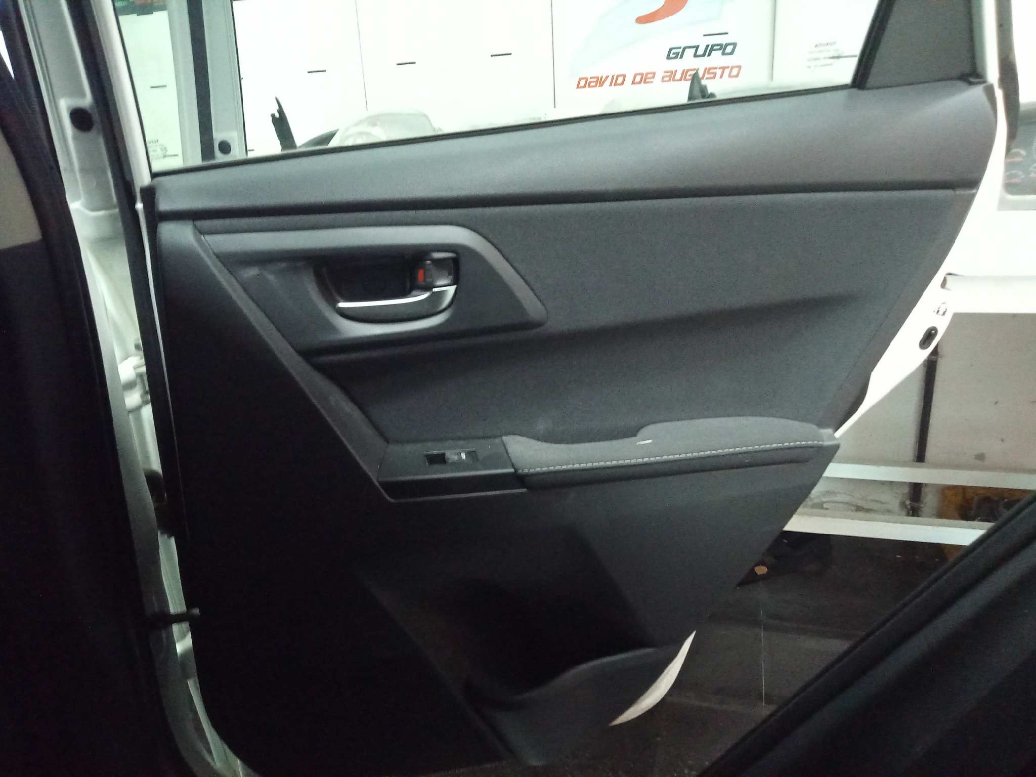 TOYOTA AURIS Hybrid Active   |   09.12 - 12.19