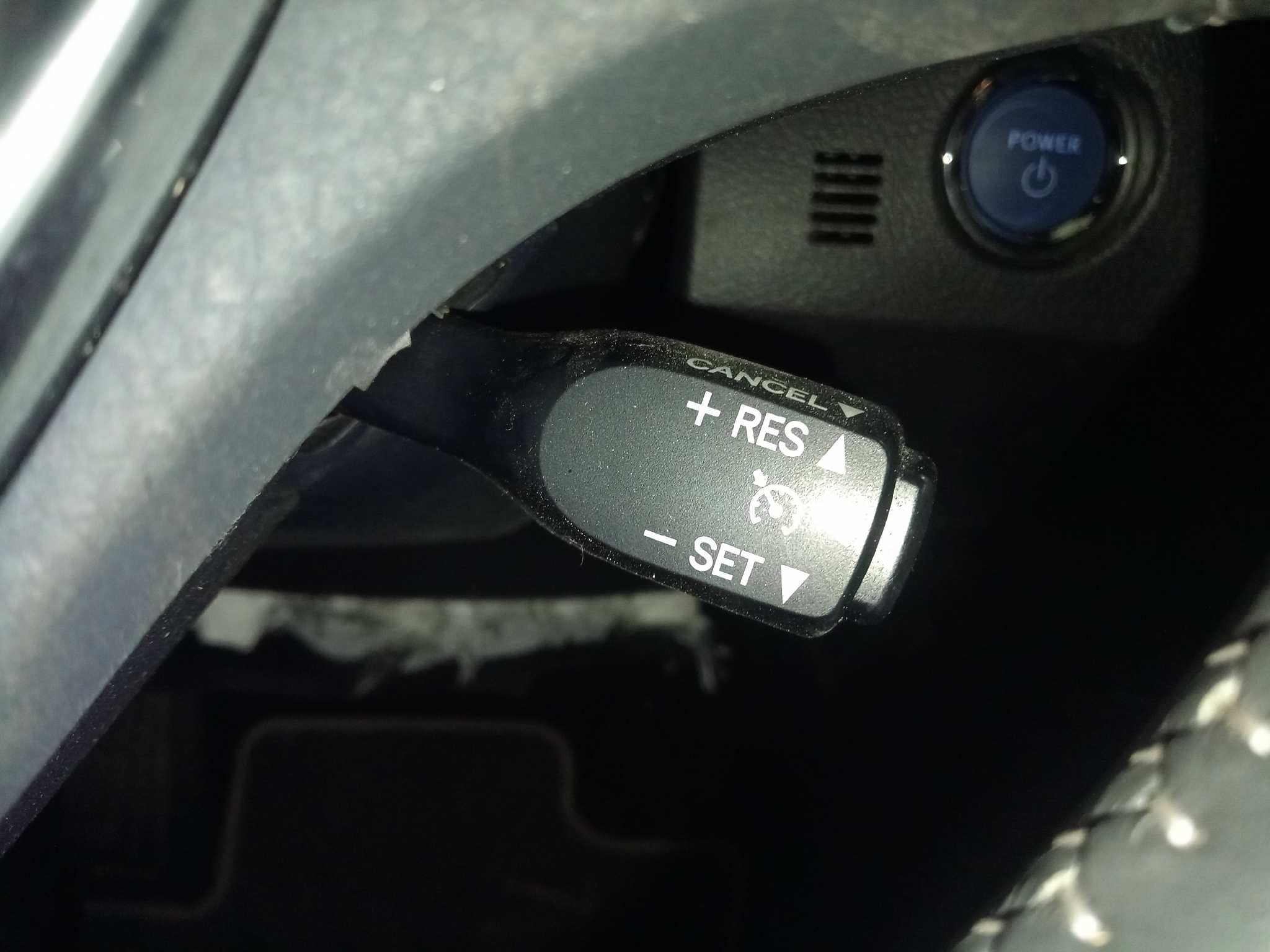 TOYOTA AURIS Hybrid Active   |   09.12 - 12.19