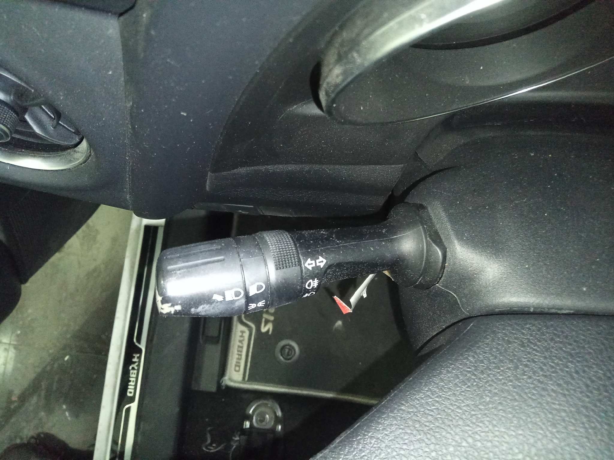 TOYOTA AURIS Hybrid Active   |   09.12 - 12.19