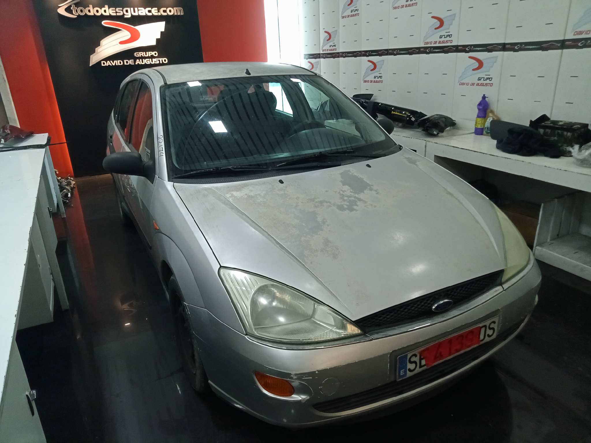 FORD FOCUS BERLINA (CAK) Ambiente   |   08.98 - 12.04 foto 3