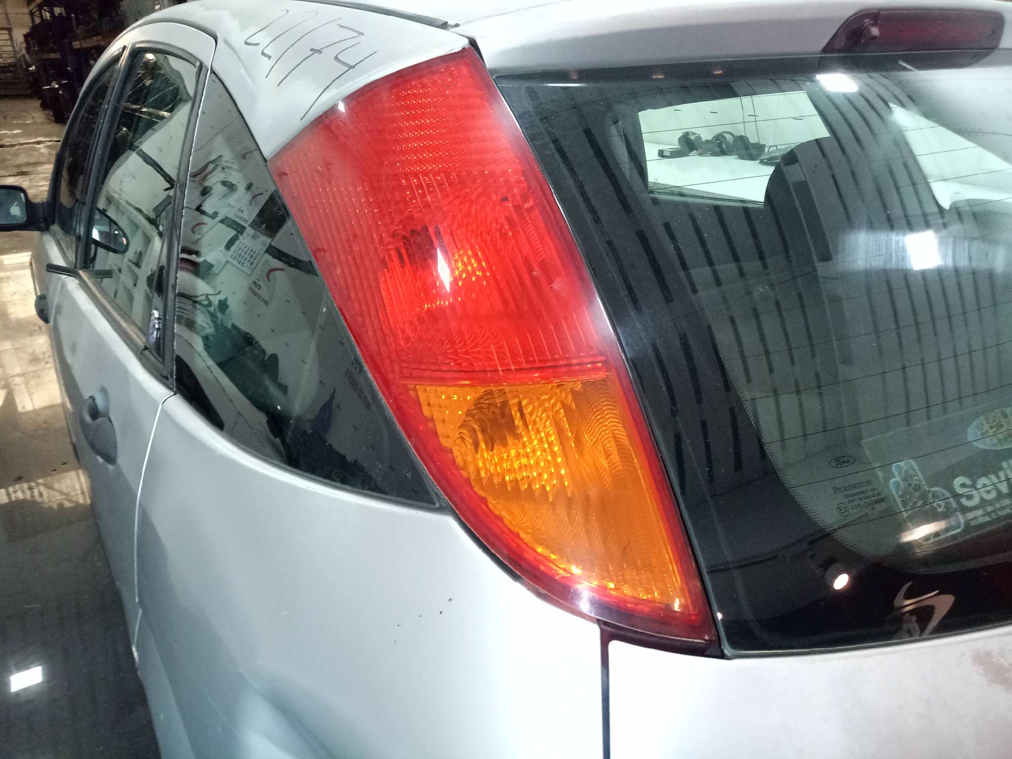 FORD FOCUS BERLINA (CAK) Ambiente   |   08.98 - 12.04 foto 11