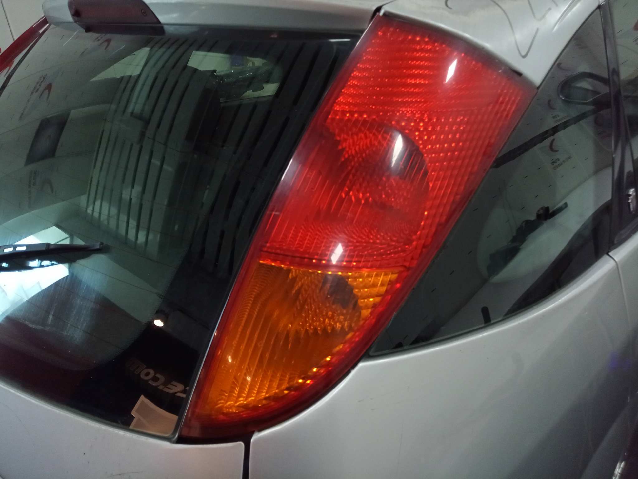 FORD FOCUS BERLINA (CAK) Ambiente   |   08.98 - 12.04 foto 12