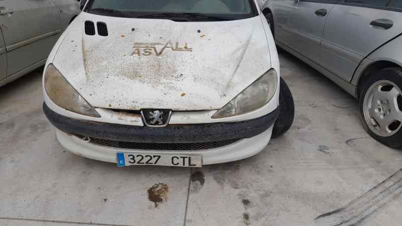 PEUGEOT 206 BERLINA *   |   0.98 - ... foto 2