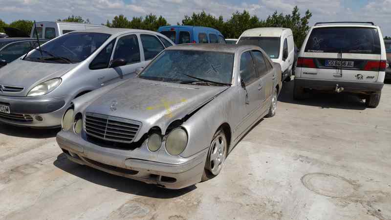 MERCEDES-BENZ BM SERIE 210 BERLINA *   |   0.95 - 0.02 foto 3