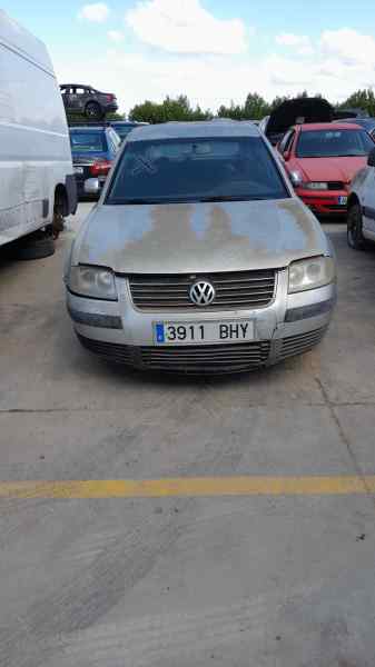 VOLKSWAGEN PASSAT BERLINA (3B3) Comfortline   |   10.00 - 12.04 foto 2