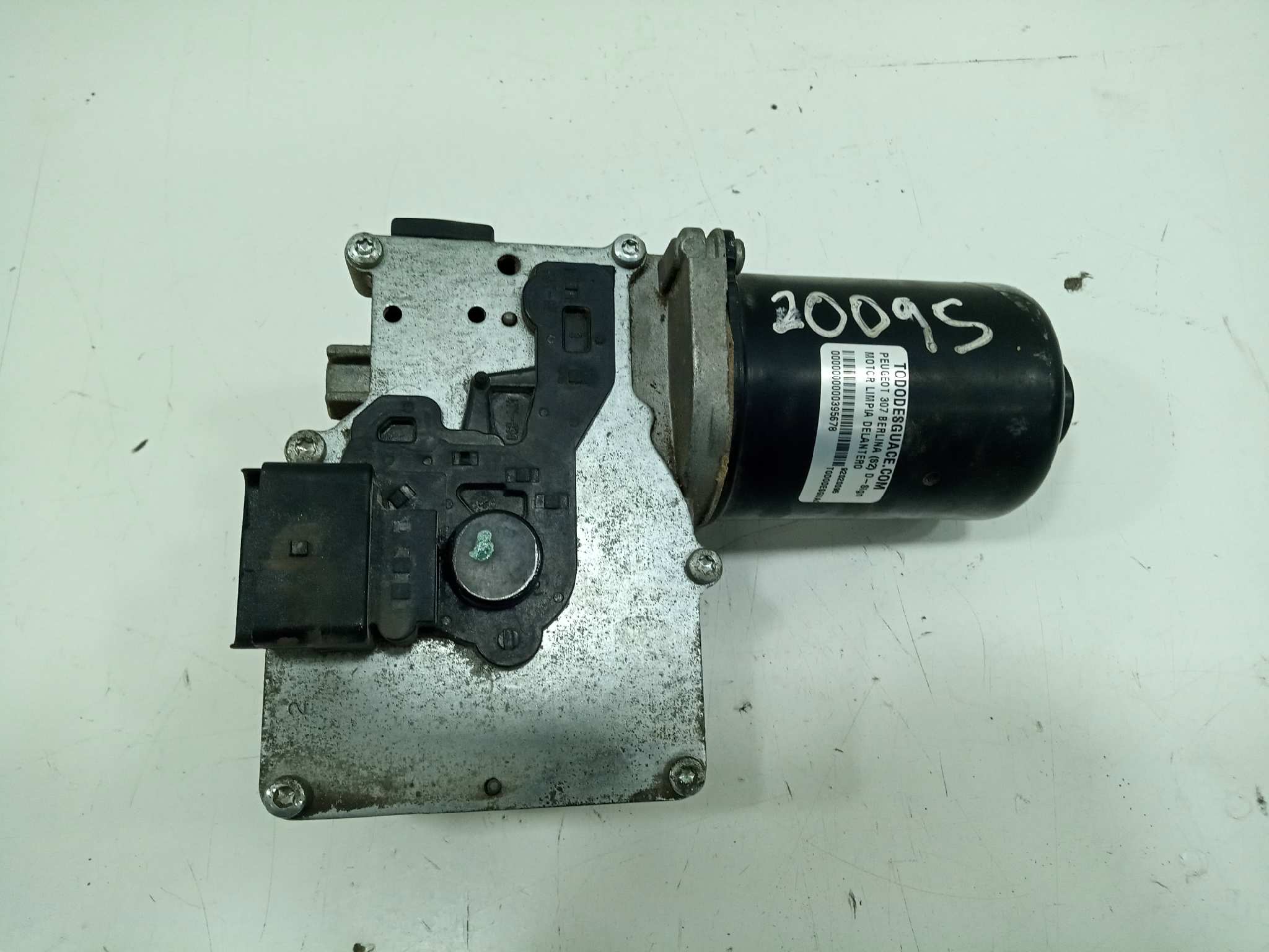 MOTOR LIMPIA DELANTERO foto 3