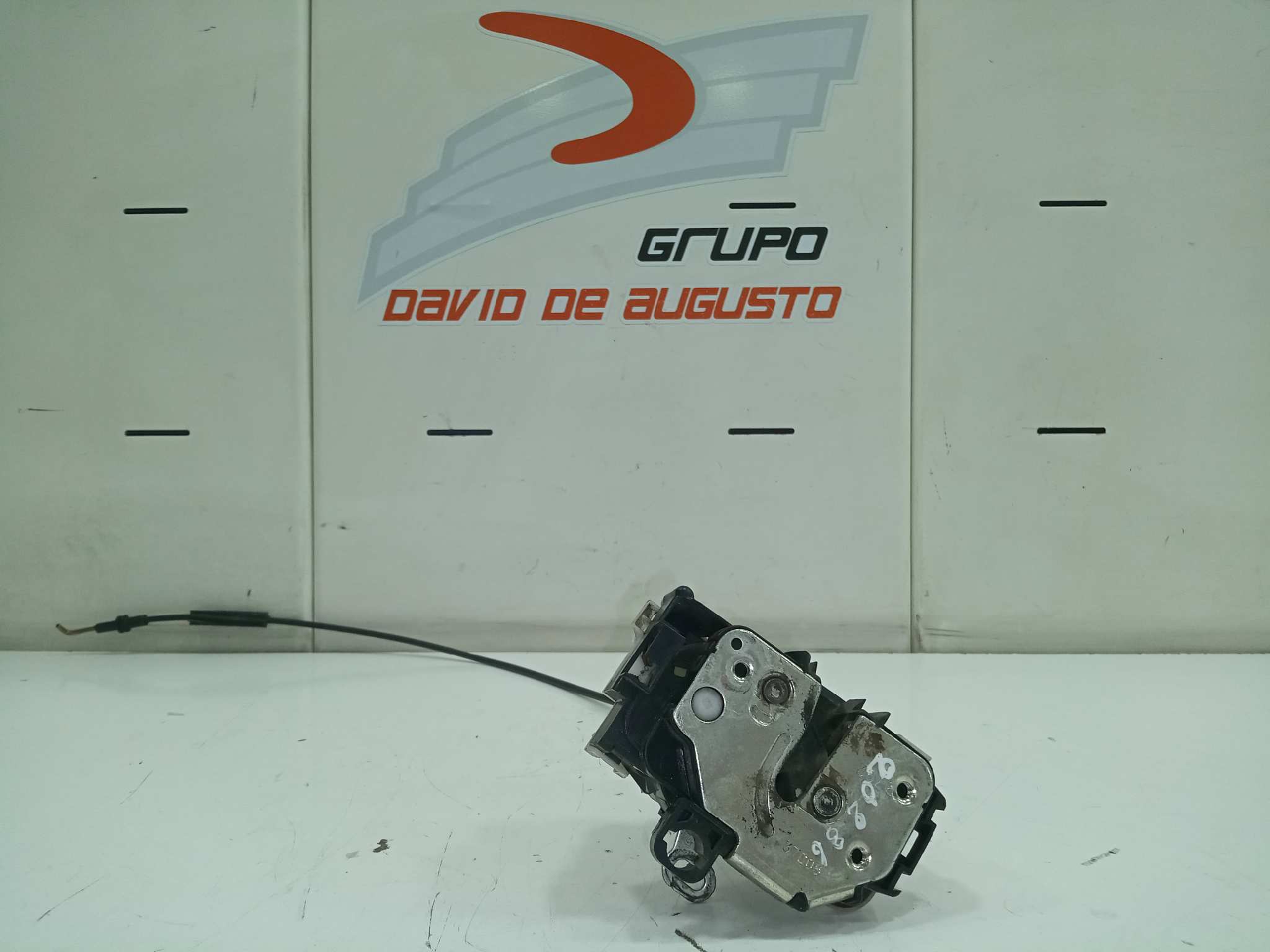 CERRADURA PUERTA DELANTERA DERECHA foto 2