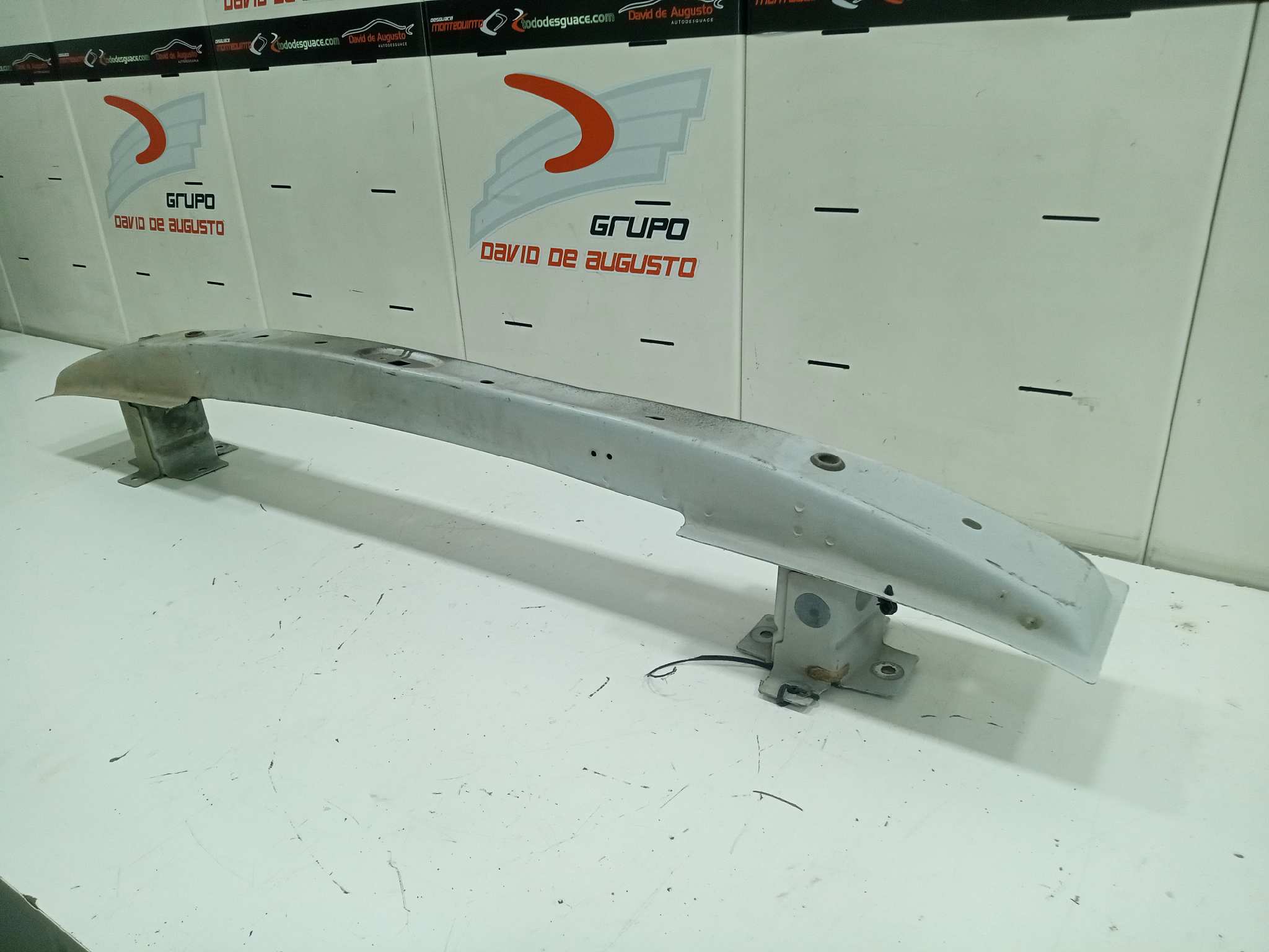 TRAVIESA DELANTERA NISSAN PRIMASTAR (X83) Caja cerrada batalla corta 2,76t   |   04.03 - ...