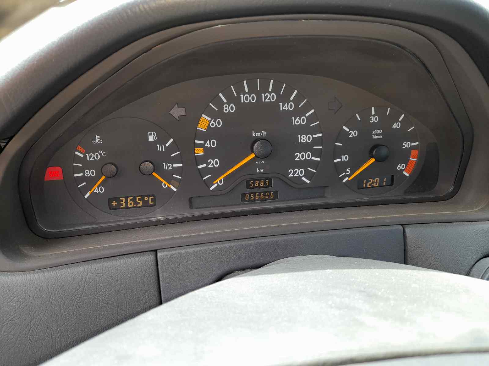 MERCEDES CLASE E (W210) BERLINA DIESEL E 250 Diesel (210.010)   |   0.95 - ... foto 4