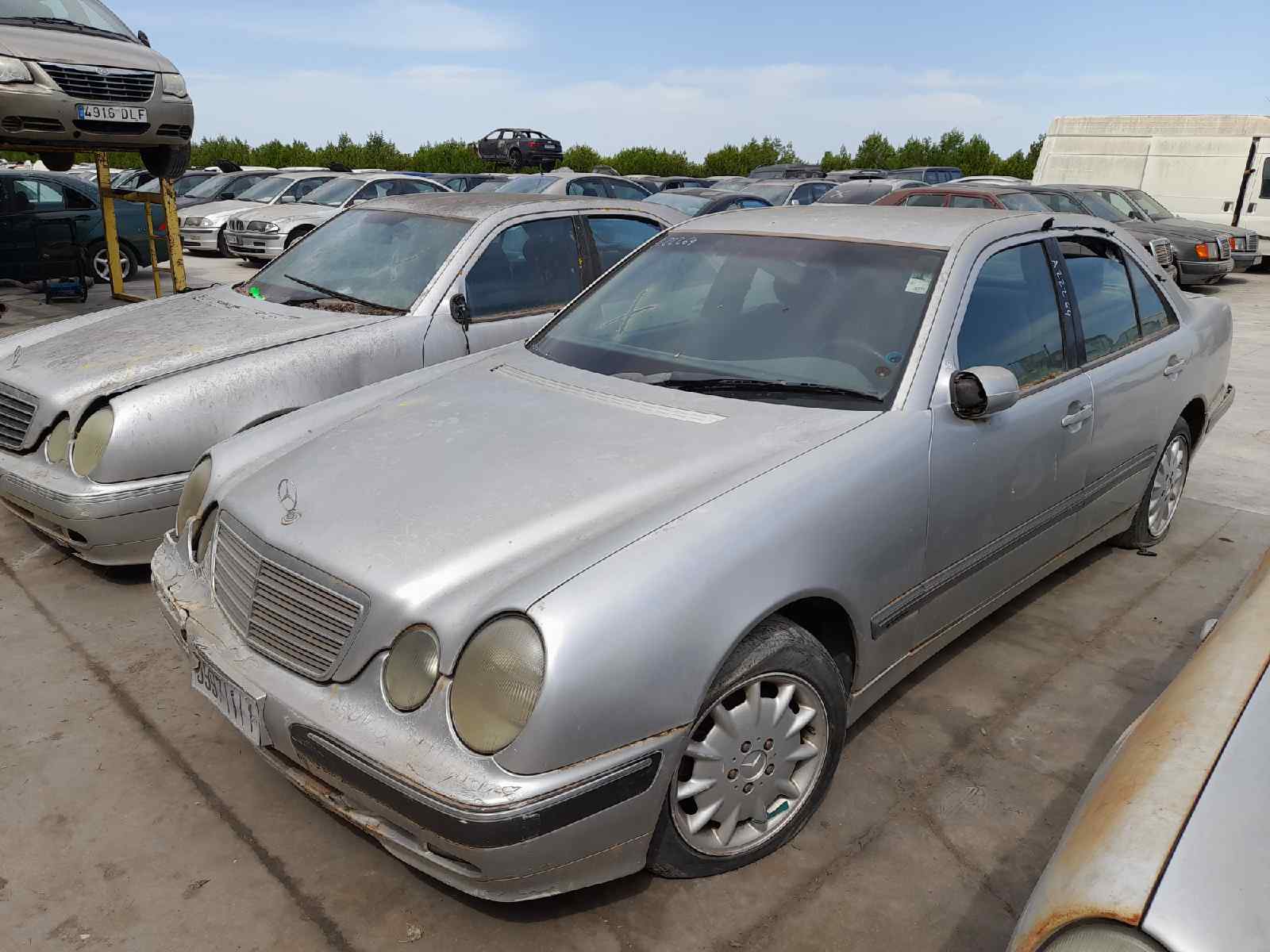 MERCEDES-BENZ BM SERIE 210 BERLINA *   |   0.95 - 0.02 foto 6