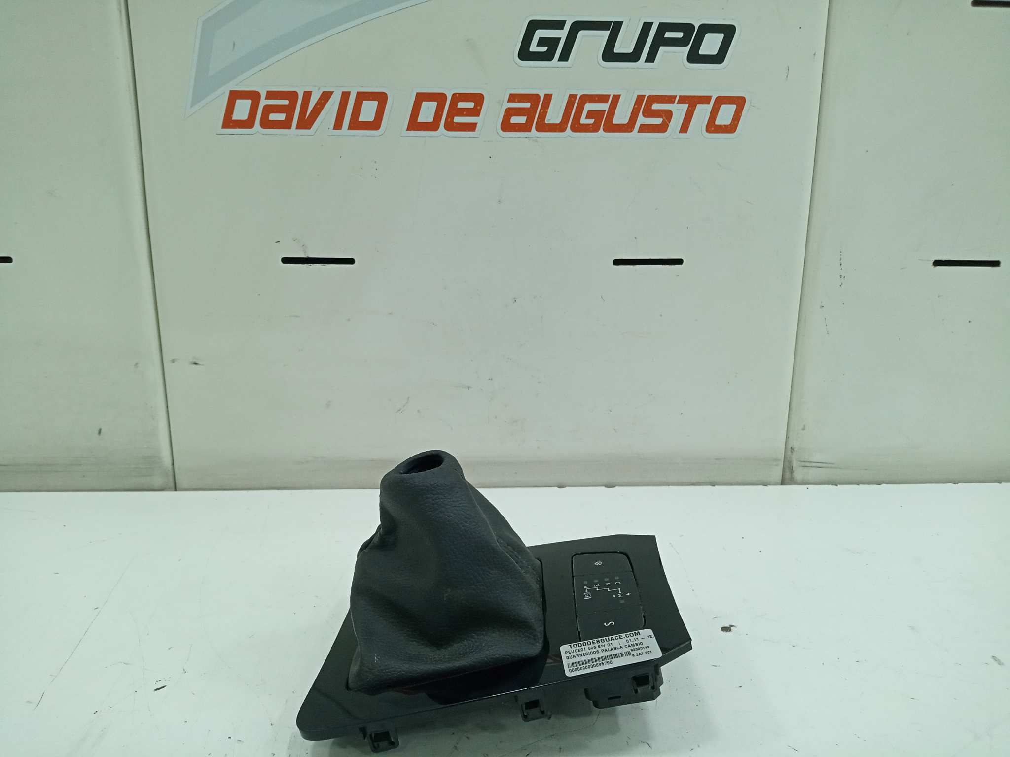 GUARNECIDOS PALANCA CAMBIO foto 2