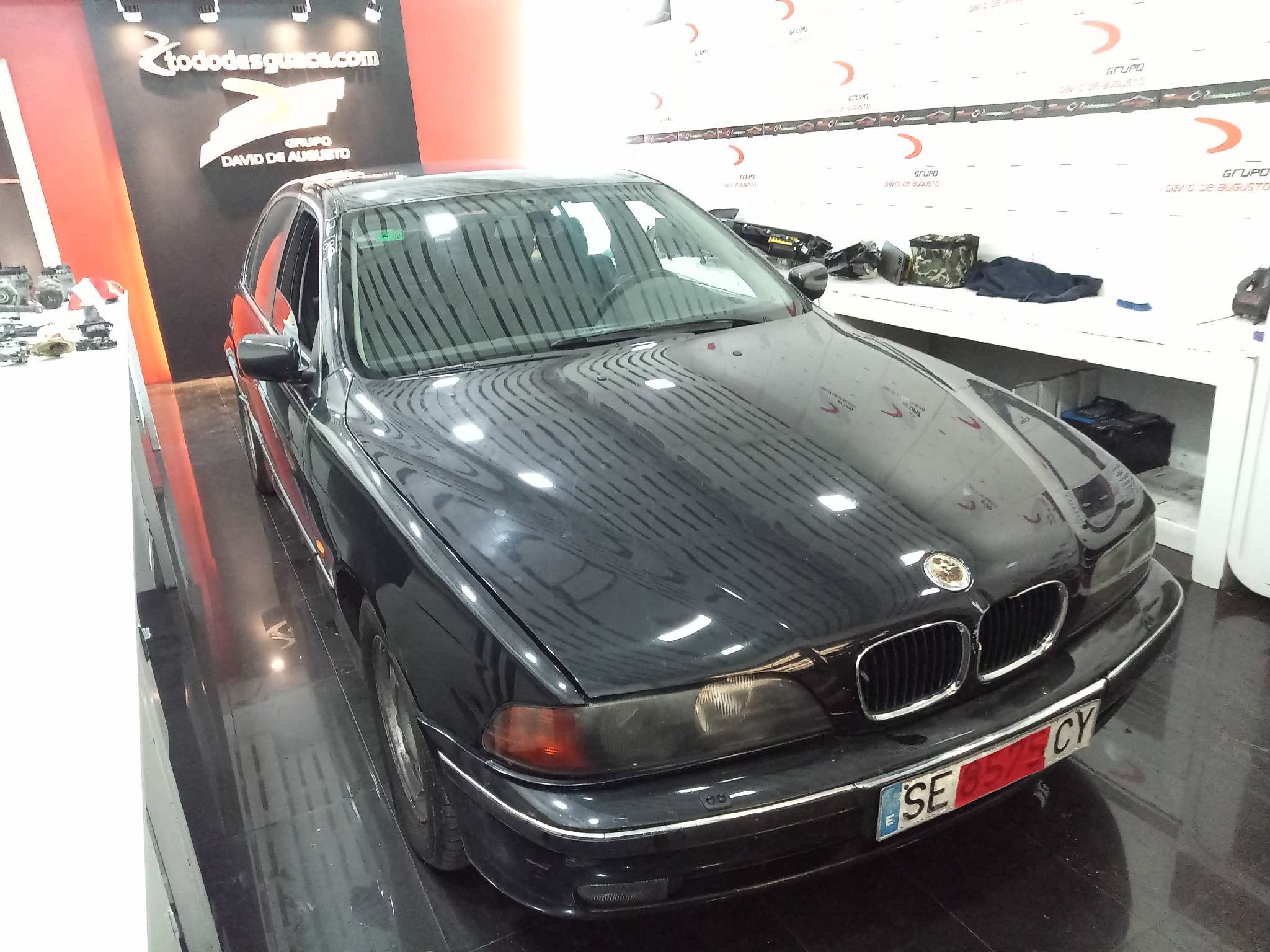BMW SERIE 5 BERLINA (E39) 523i   |   09.95 - 12.00 foto 3