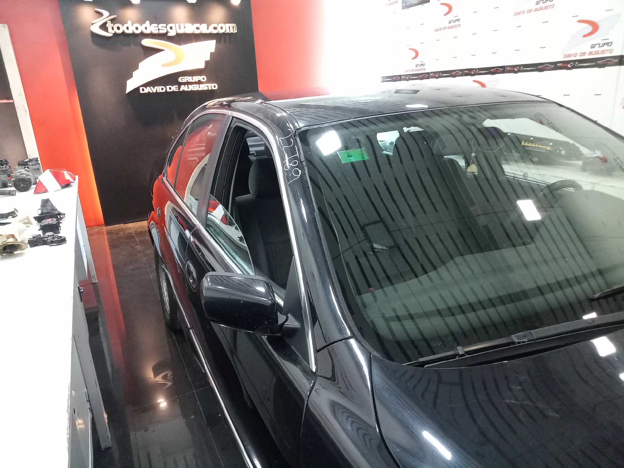 BMW SERIE 5 BERLINA (E39) 523i   |   09.95 - 12.00 foto 5