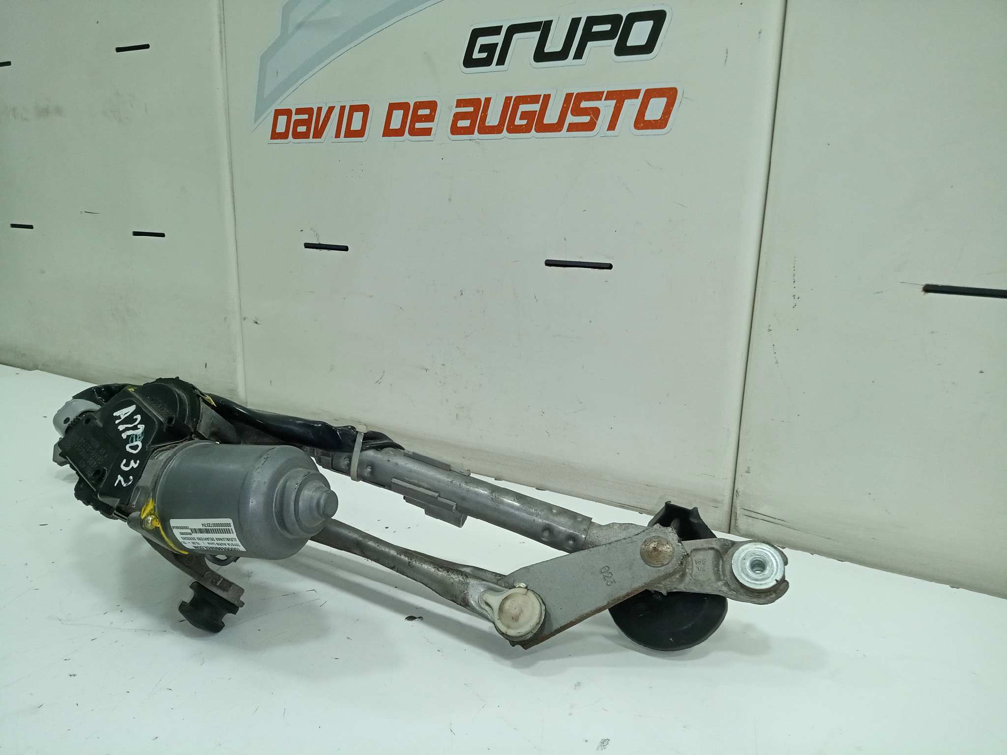 ELEVALUNAS DELANTERO DERECHO foto 3