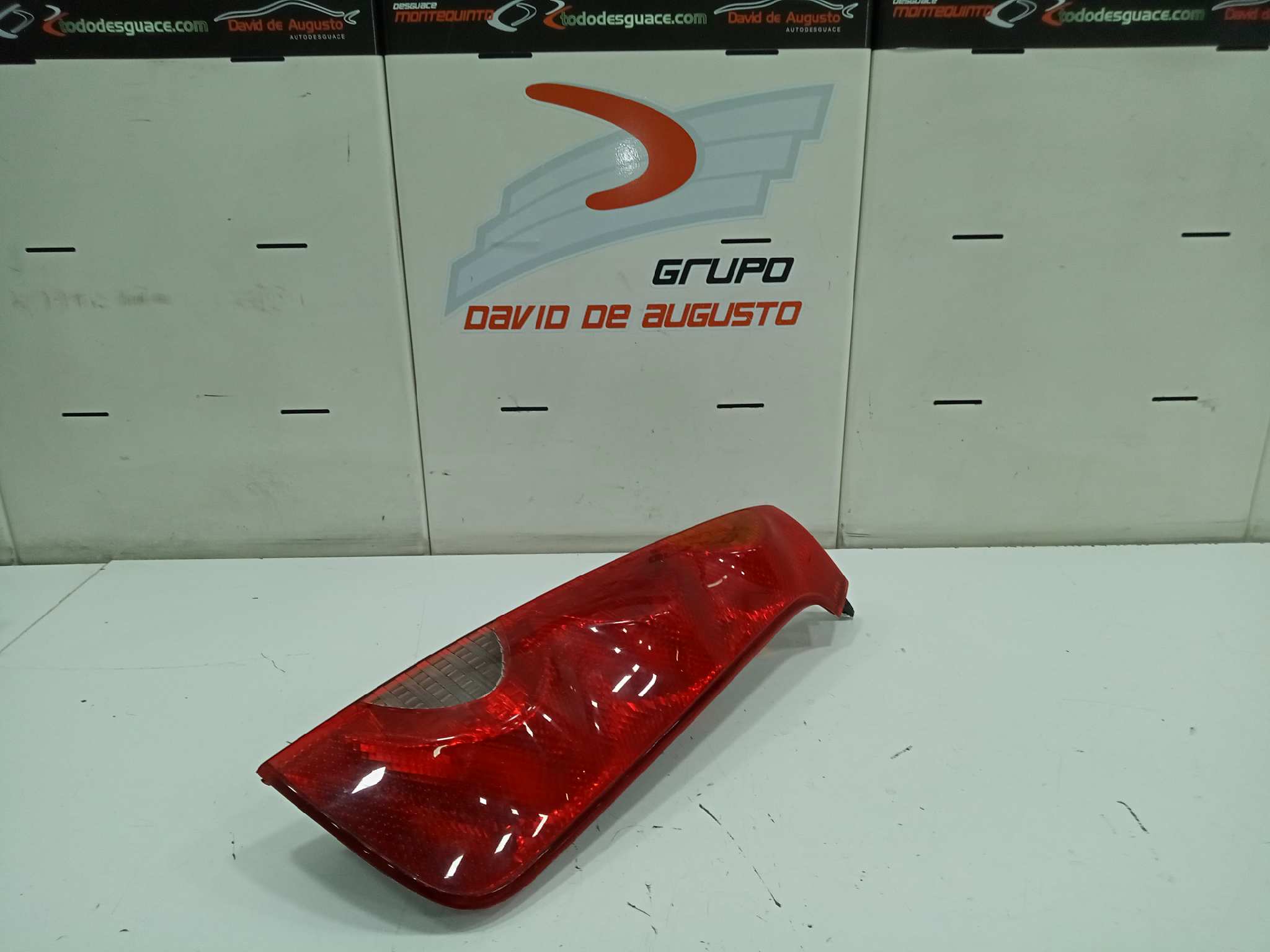 PILOTO TRASERO DERECHO
