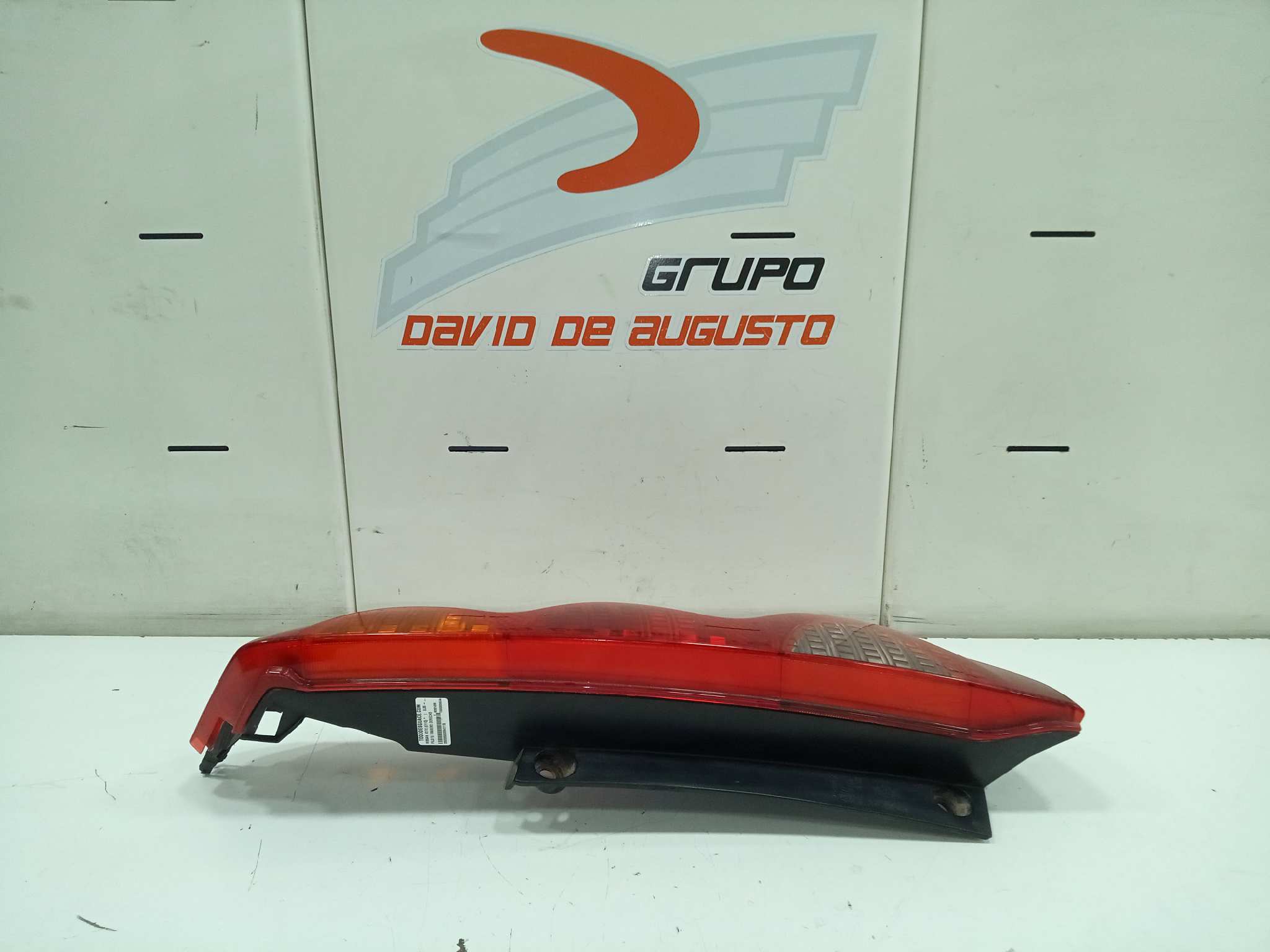 PILOTO TRASERO DERECHO foto 4