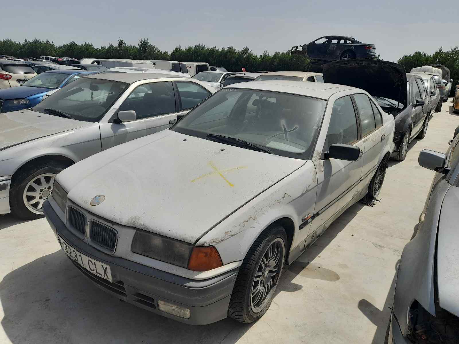 BMW SERIE 3 BERLINA (E36) 318i   |   01.91 - 12.98 foto 6