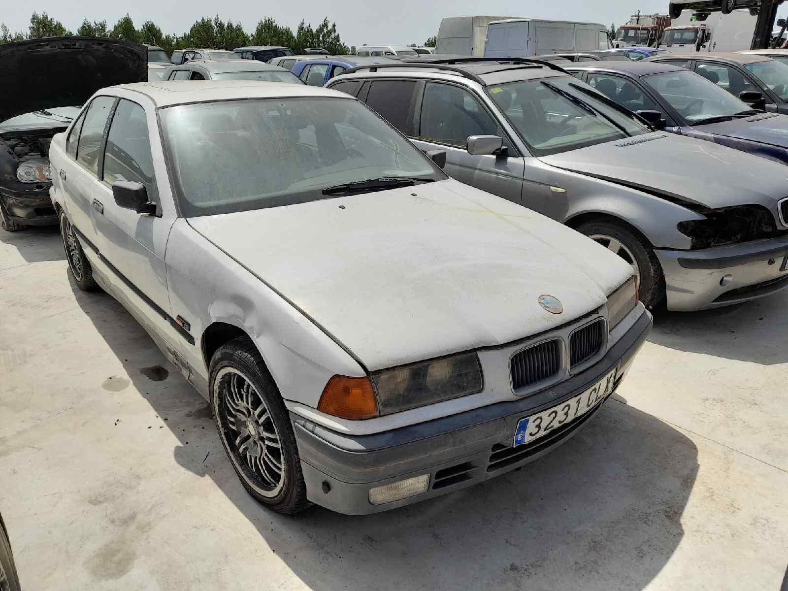 BMW SERIE 3 BERLINA (E36) 318i   |   01.91 - 12.98 foto 7