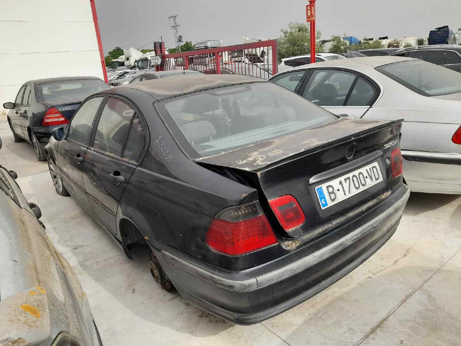 BMW SERIE 3 BERLINA (E46) 320d   |   04.98 - 12.01 foto 9