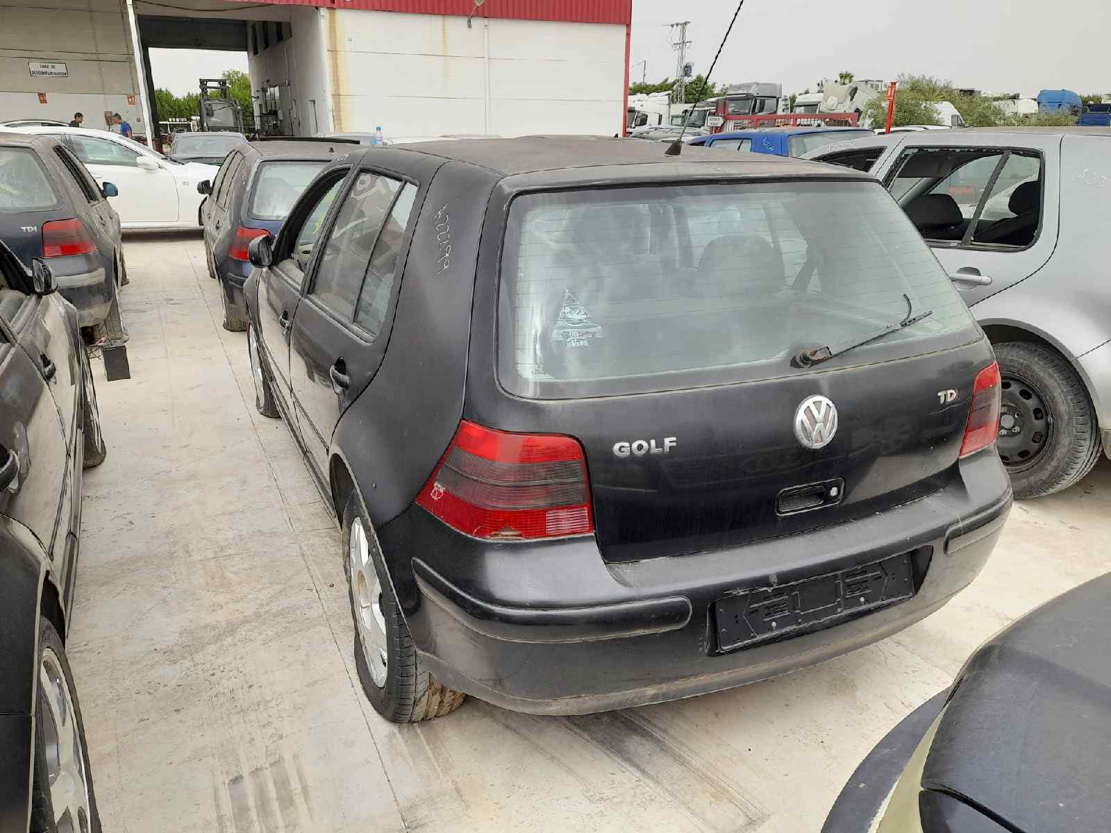 VOLKSWAGEN GOLF IV BERLINA (1J1) Básico   |   05.99 - ... foto 8