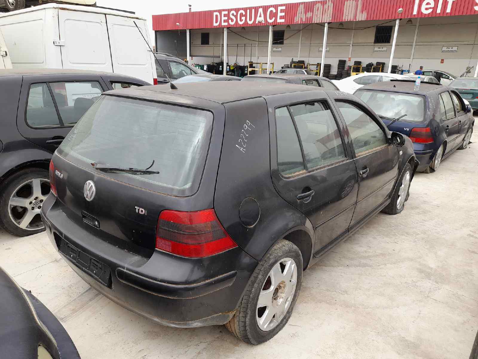 VOLKSWAGEN GOLF IV BERLINA (1J1) Básico   |   05.99 - ... foto 9