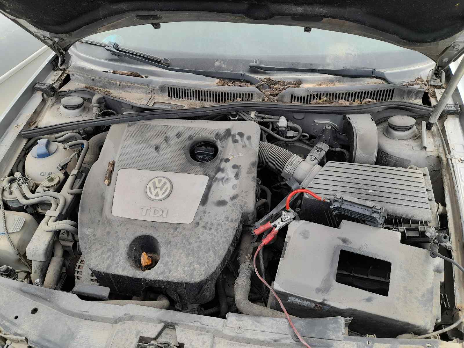 VOLKSWAGEN GOLF IV BERLINA (1J1) Advance Motor 1,9 Ltr. - 74 kW TDI foto 6