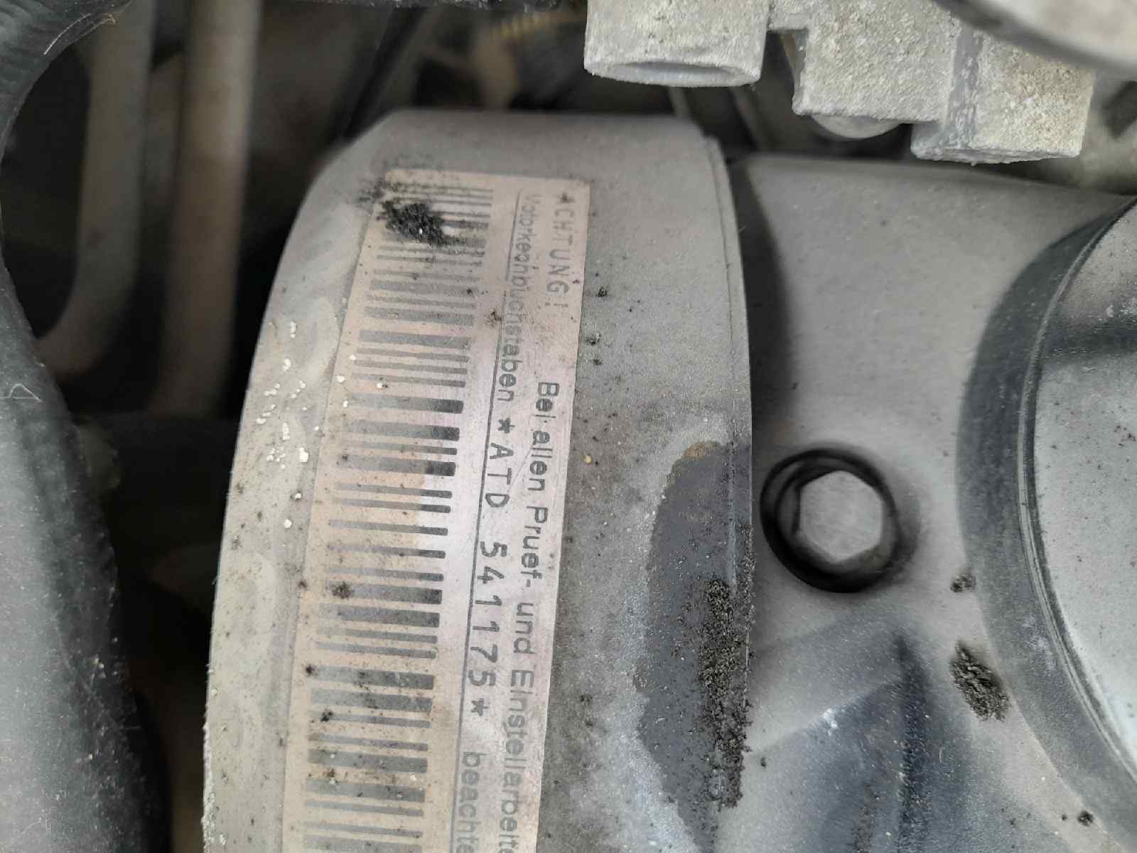 VOLKSWAGEN GOLF IV BERLINA (1J1) Advance Motor 1,9 Ltr. - 74 kW TDI foto 8