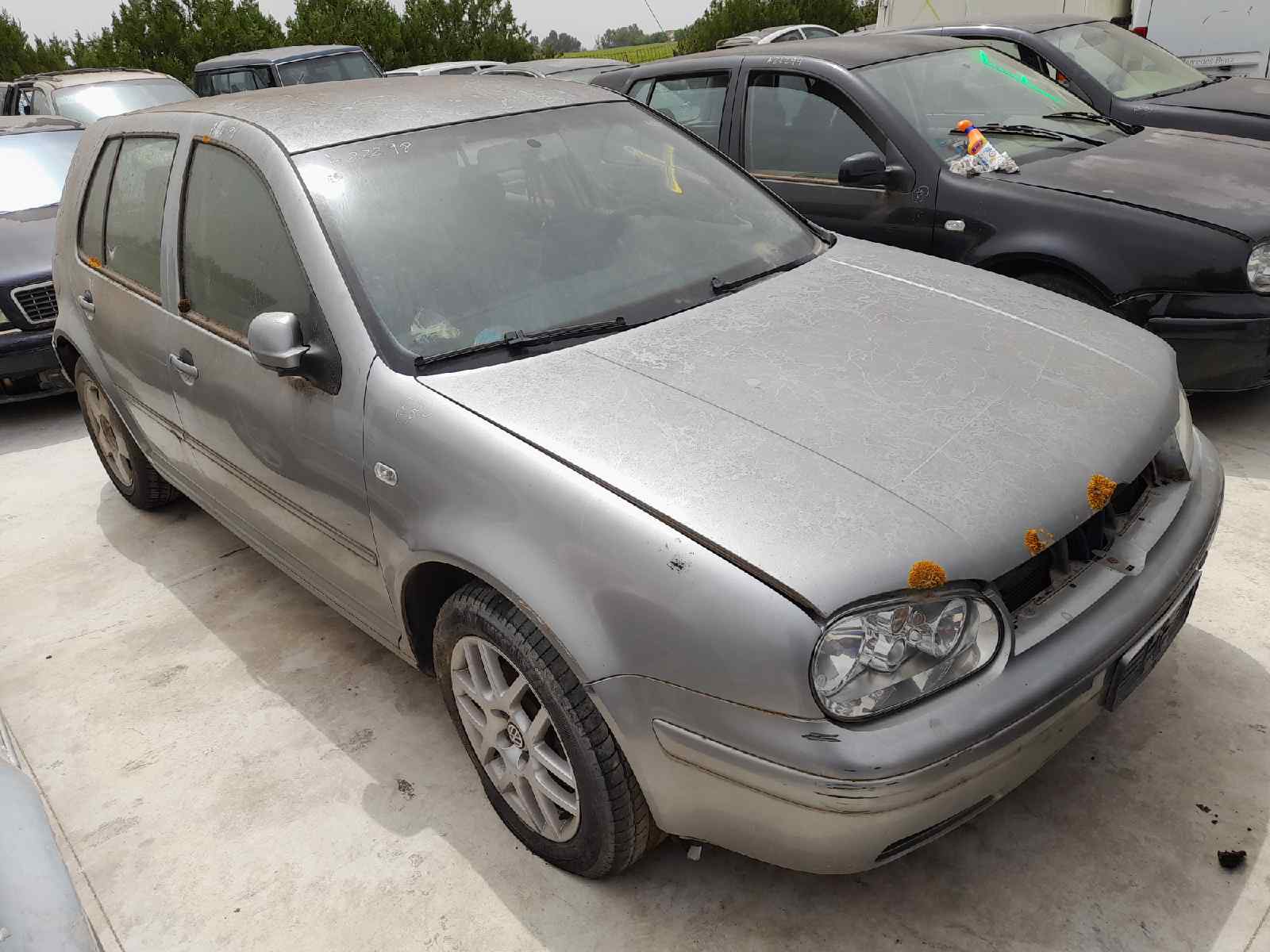 VOLKSWAGEN GOLF IV BERLINA (1J1) Advance Motor 1,9 Ltr. - 74 kW TDI foto 12