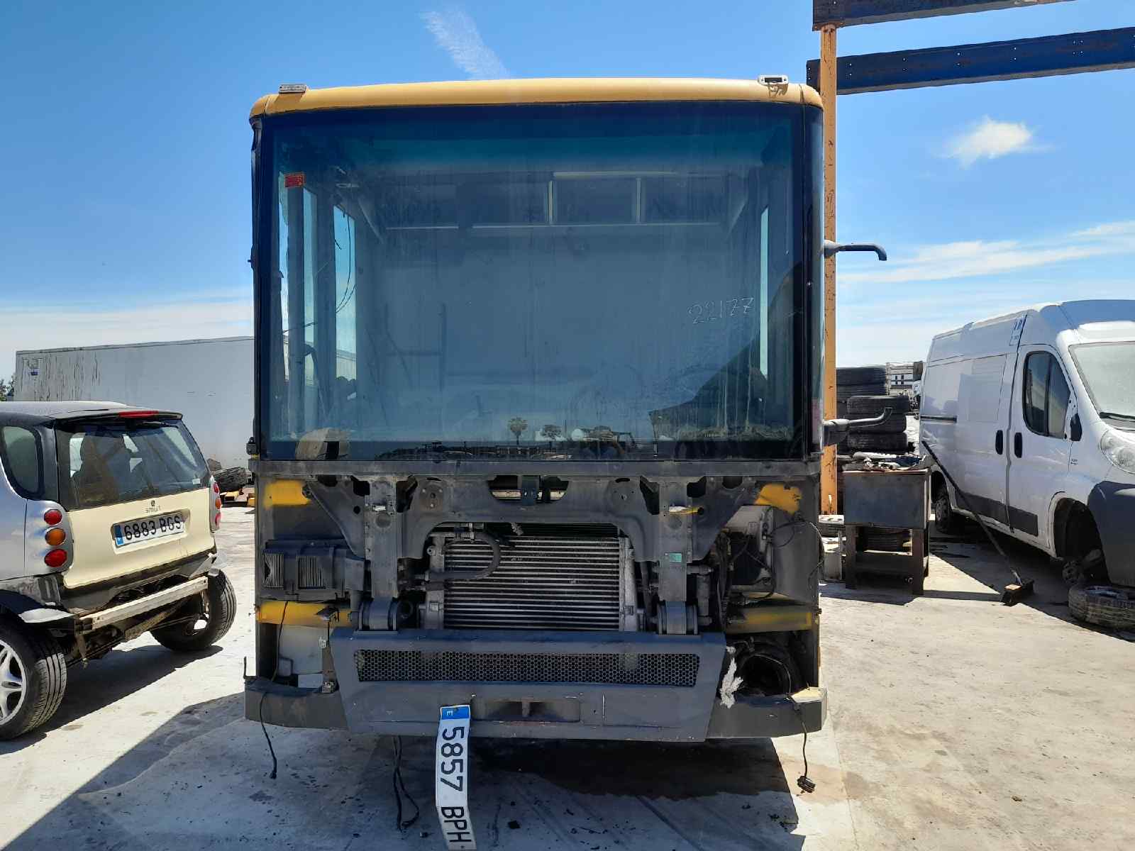 MERCEDES ATEGO 3-EJES 26 T /BM 950/2/4 2528  (6X2)       OM 906 LA L (Largo)   |   09.97 - 12.05 foto 8