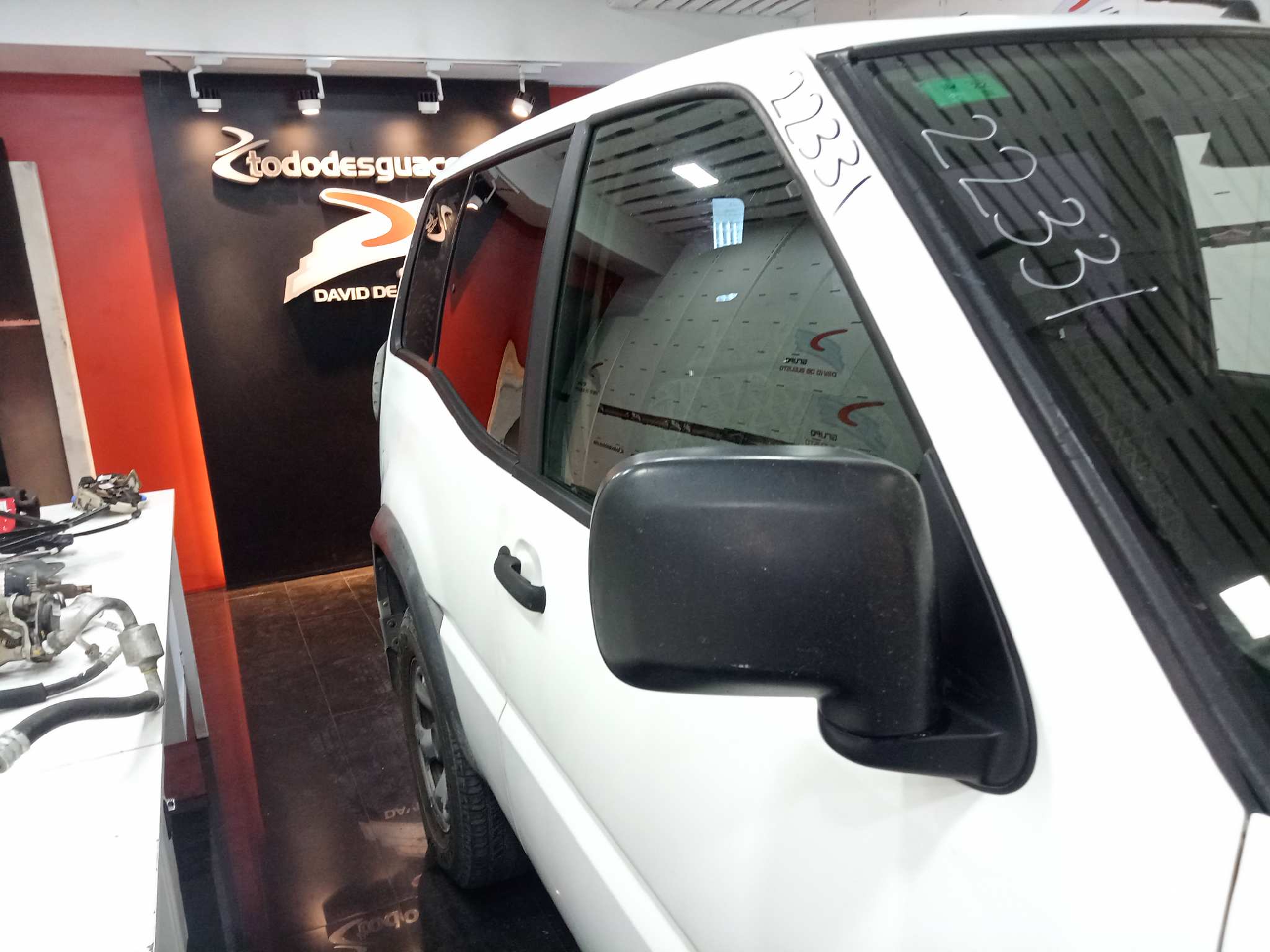 NISSAN TERRANO/TERRANO.II (R20) Avenue   |   12.96 - ... foto 5