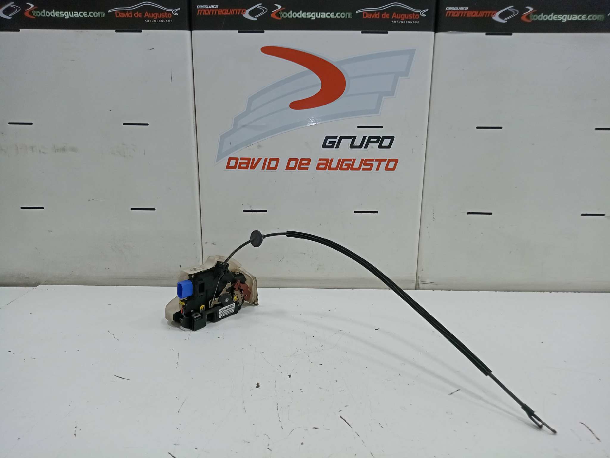 CERRADURA PUERTA DELANTERA DERECHA