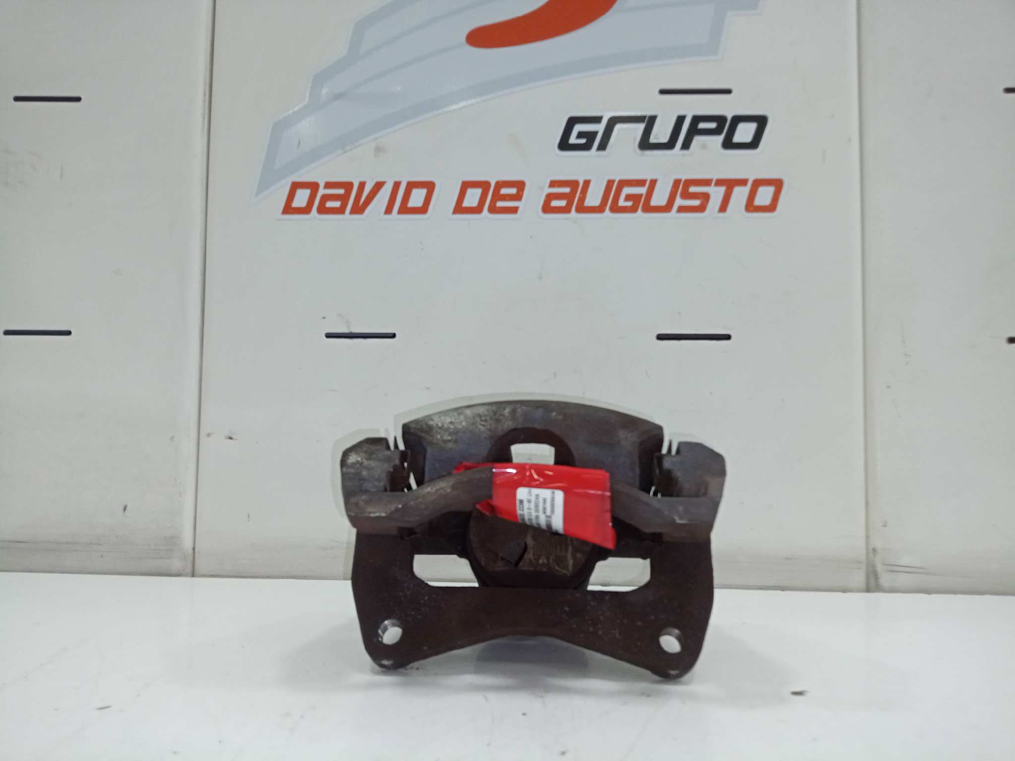PINZA DE FRENO DELANTERA DERECHA foto 2