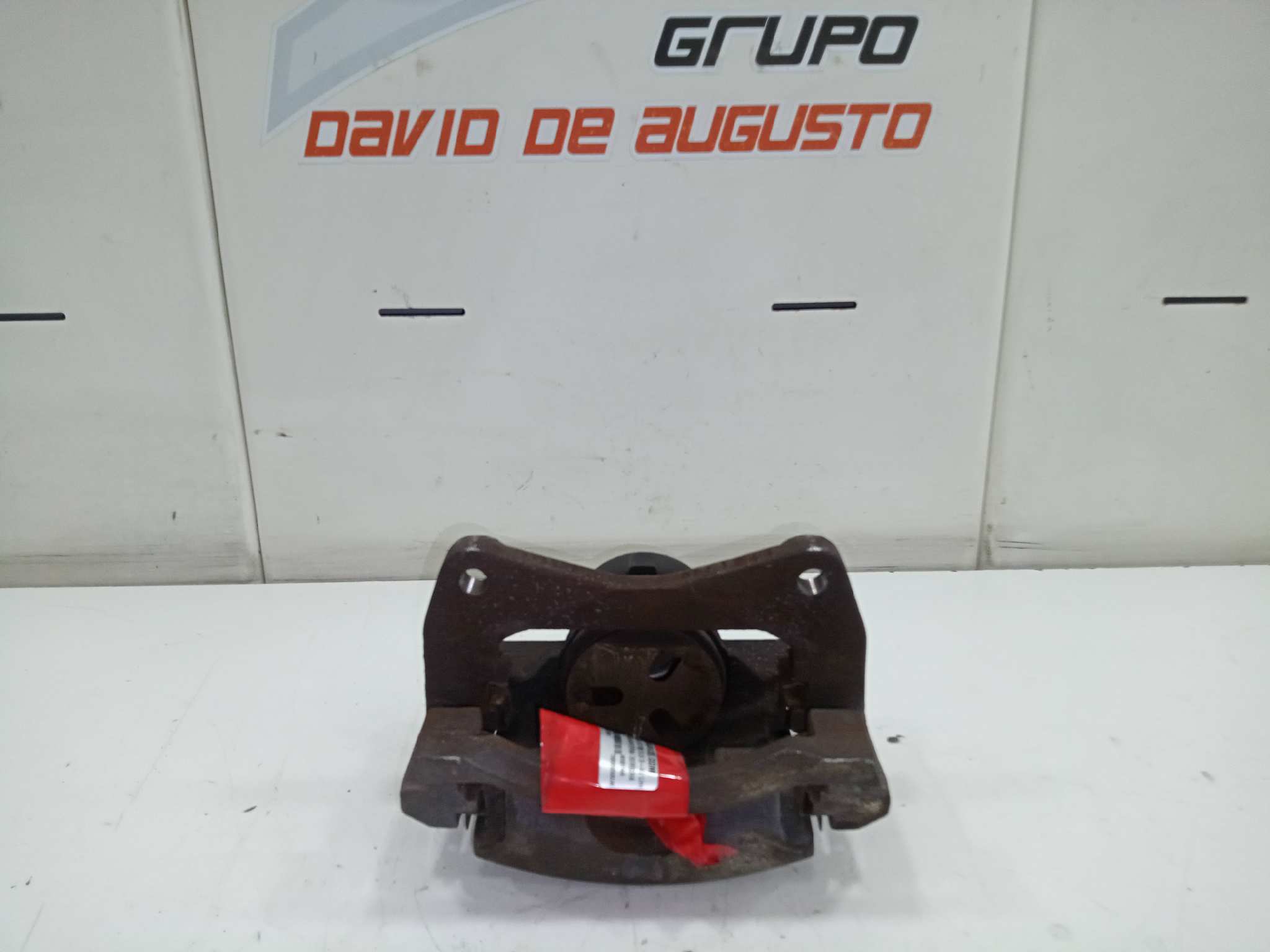 PINZA DE FRENO DELANTERA DERECHA TOYOTA COROLLA (E12) 2.0 D-4D Linea Luna Berlina   |   10.01 - 12.04