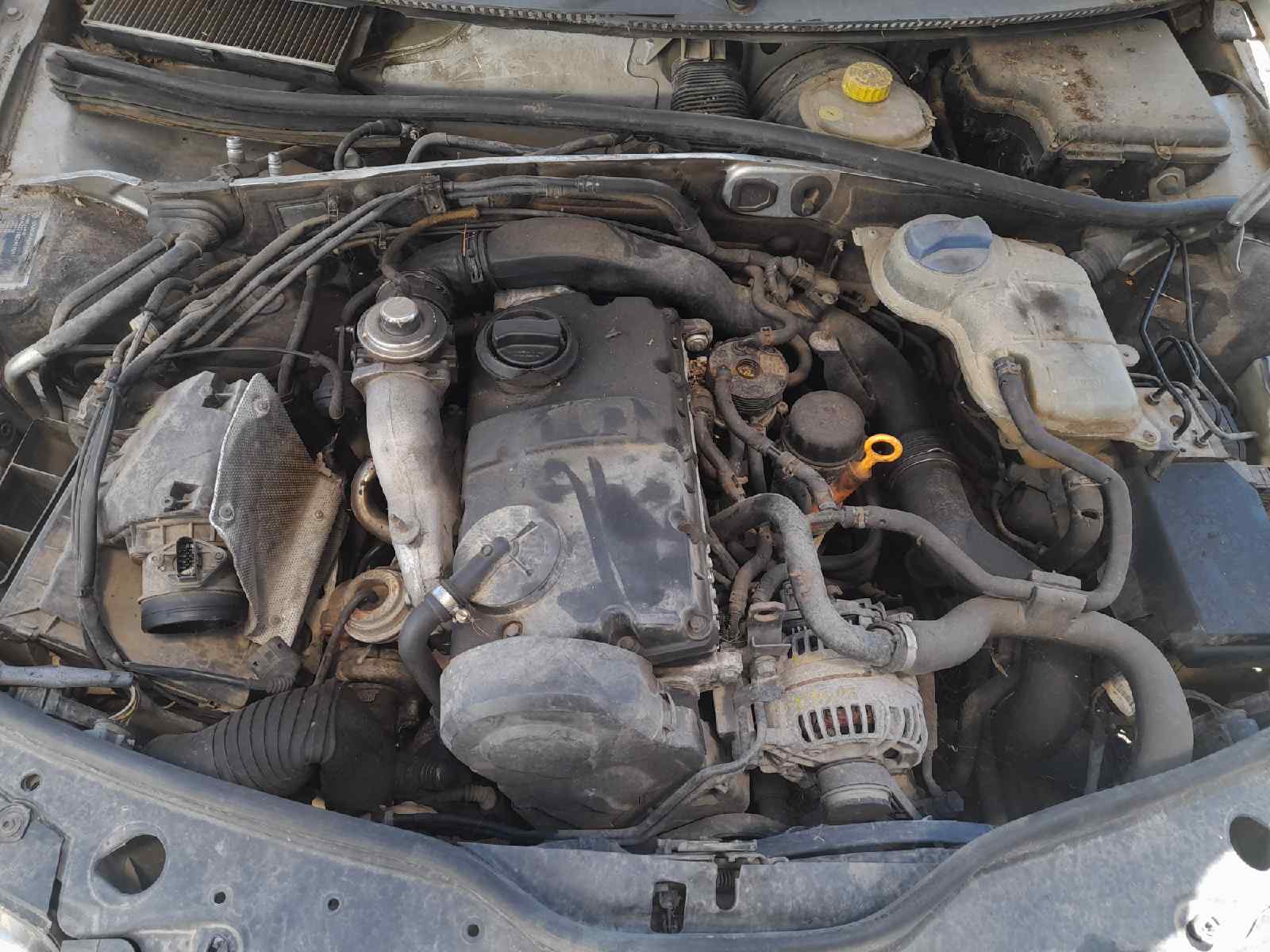 VOLKSWAGEN PASSAT BERLINA (3B3) Comfortline   |   10.00 - 12.04 foto 9