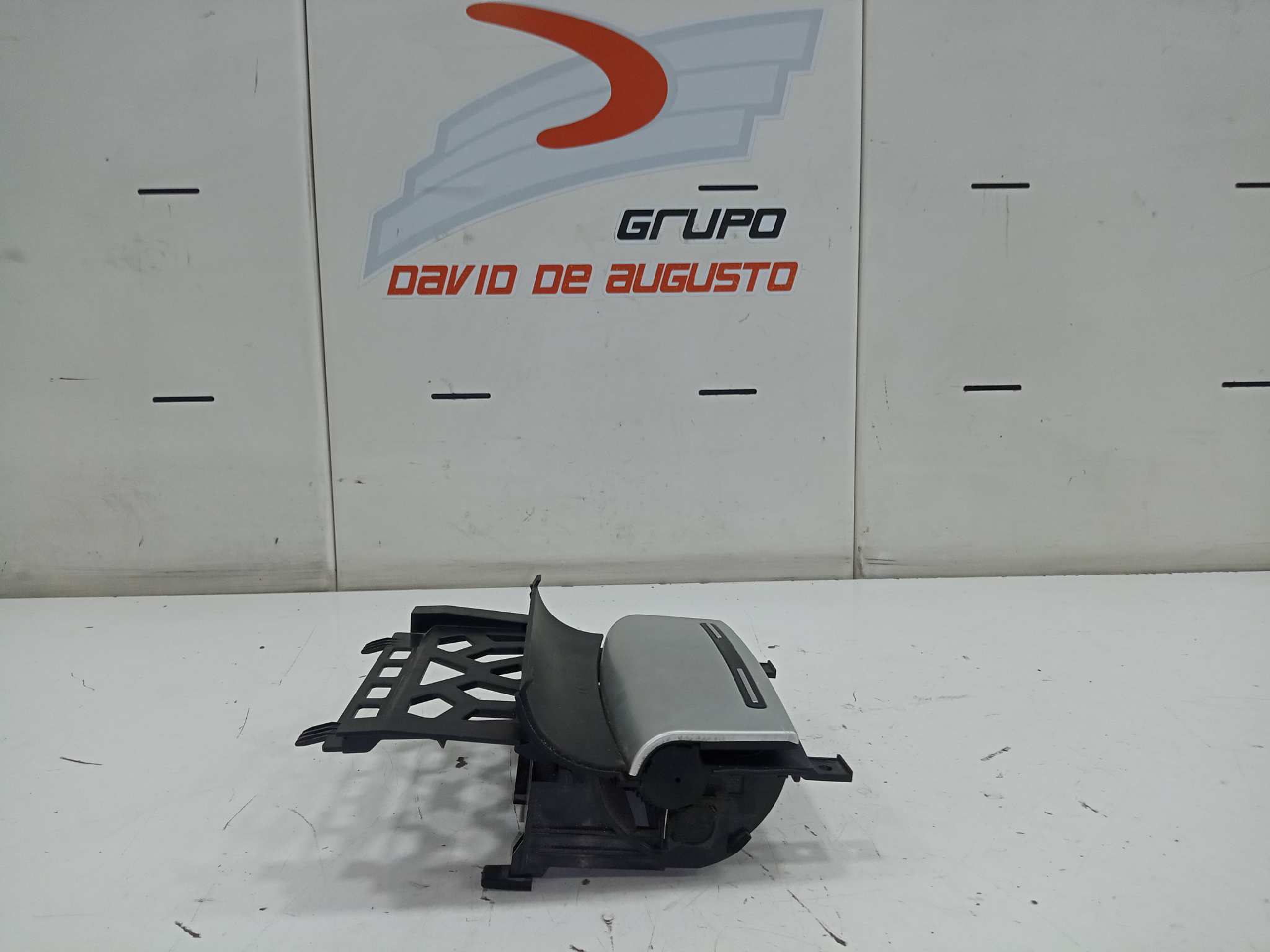 CENICERO AUDI A3 SPORTBACK (8P) 2.0 TDI Ambiente   |   09.04 - 12.08