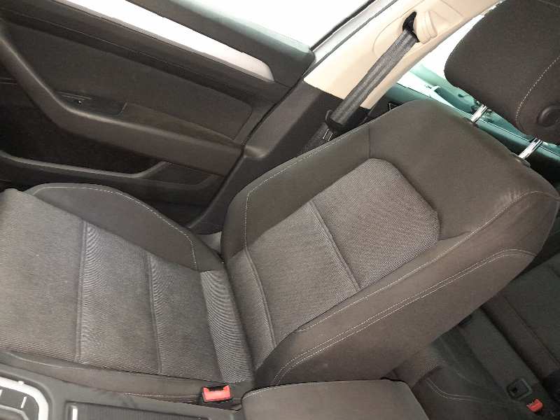 VOLKSWAGEN PASSAT VARIANT (3G5) BlueMotion   |   05.15 - ...